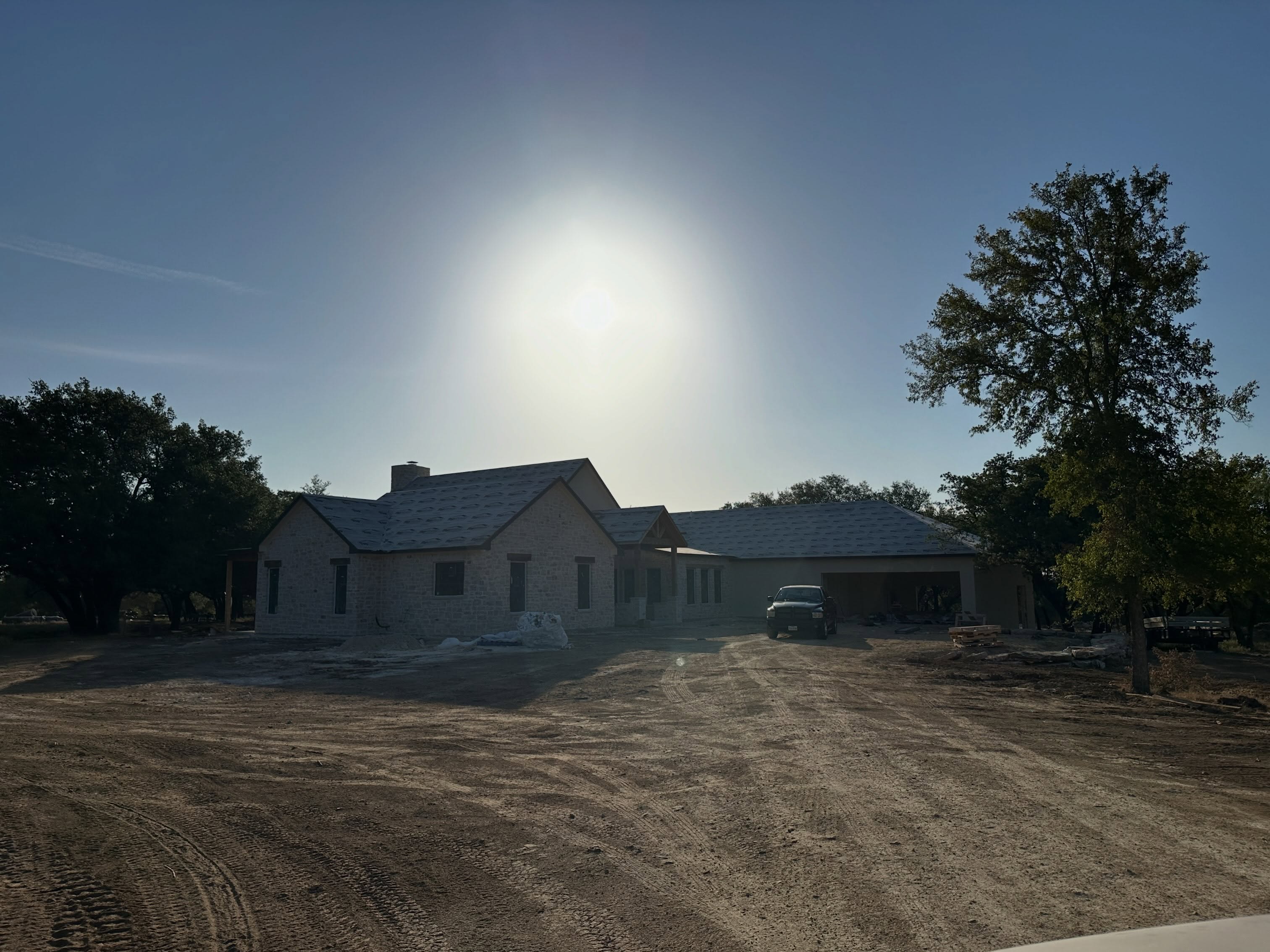 Happy Monday everyone. Thank you @rockycreekbuilderstx for having us frame your project in Stephenville! It’s looking great!