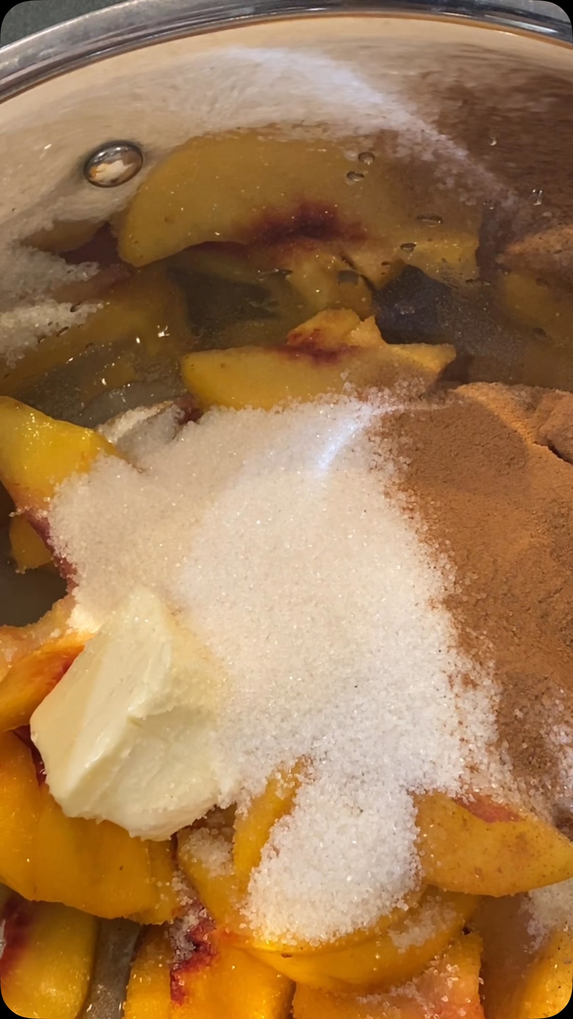 Let’s make boozy peach, cowboy caramel sauce out of these fresh peaches! This sauce is absolutely liquid gold.
It is good on everything from ice cream, cake, and milkshakes and lattes or simply served as a dip with fresh fruit
if you like the full recipe, drop some 🍑 🍑 in the comments.
#peach #dessert #caramel #coffee #dairyfree