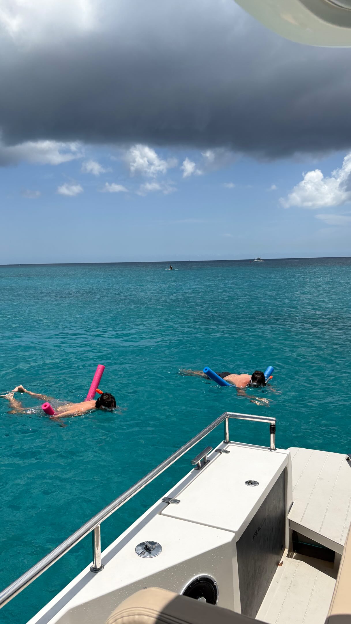 Comment "f*ck it, book it" and we’ll reveal what boat day this is straight in your DMs👀🚤
#barbados #365yachtcharters #visitbarbados #boatday