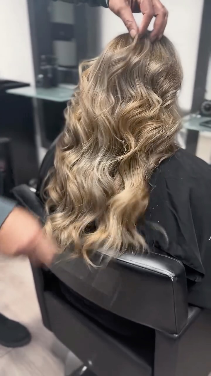 β¨ Would you make this transformation? π
We took this hair from a dull dark brown to a beautiful, blended blonde ombrΓ©βand weβre obsessed with the result! π€
Now itβs your turnβ¦
π Tell us in the comments:
π Would you stay brunette or go blonde?
AοΈβ£ Brunette
BοΈβ£ Blonde
Tag a friend whoβs been thinking about changing their hair! β¨
#HairTransformation #BlondeOmbre #HighEndHair #MelbourneHair #HairGoals HairColour BeforeAndAfter