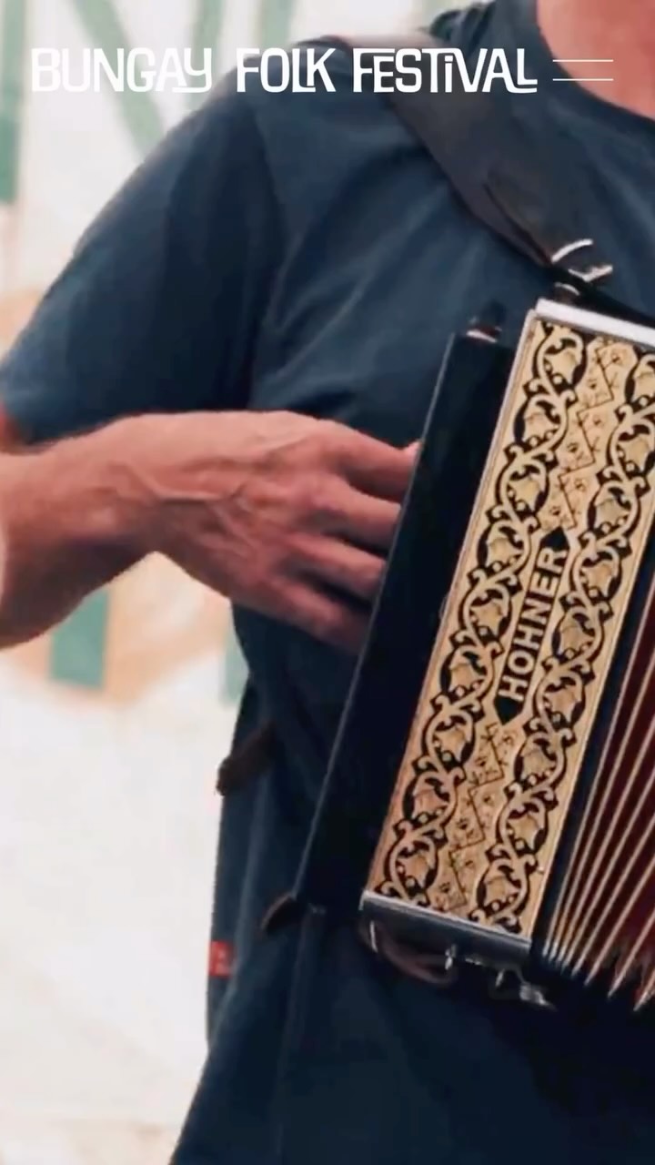It’s nearly time!
For the wonderful Bungay Folk Festival.
For all folk who love folk.
September 3rd to 6th
There’s a huge programme of artists from all over including the extraordinary Oleg Fateev and Simone Sou on Friday 4th at the Fisher Theatre. Book via the theatre website. This is Simone’s music playing in the reel.
FuzzypegFolk will be open to folk all weekend and I have a big pile of programmes for whoever needs one.
#bungay #bungaysuffolk #folkfestival