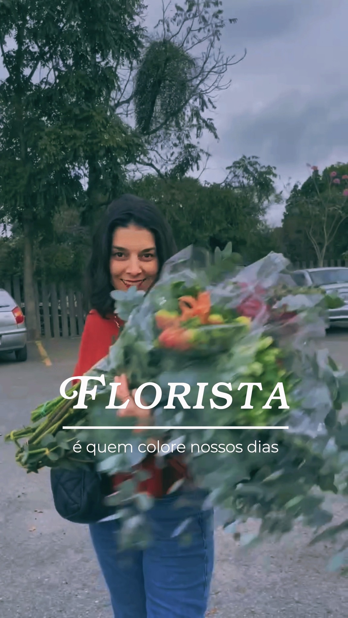 Hoje é um dia muito especial, mores: é dia da Florista! 🌻 Essa profissão que colore o dia a dia com vida, com as coisas mais belas, curiosas e ousadas da natureza. É dia de quem planta e colhe, dia de quem trabalha madrugadas a fio para fazer uma entrega perfeita, dia de quem cultiva as melhores das intenções em CADA pedido. Todos os dias é o dia mais feliz de nossas vidas! 💜
#DiadoFlorista #Floristas #floresnaturais #Artefloral