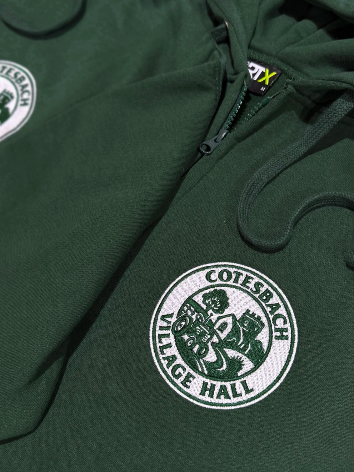 Custom embroidered hoodies for the Cotesbach Village Hall Skittles Team! 🎳
Wizard Embroidery
📞 01788 833020
📧 wizardembroidery@hotmail.com
www.wizardembroidery.co.uk
#teamhoodies #embroideredhoodies #skittlesteam #cotesbach #teamwear