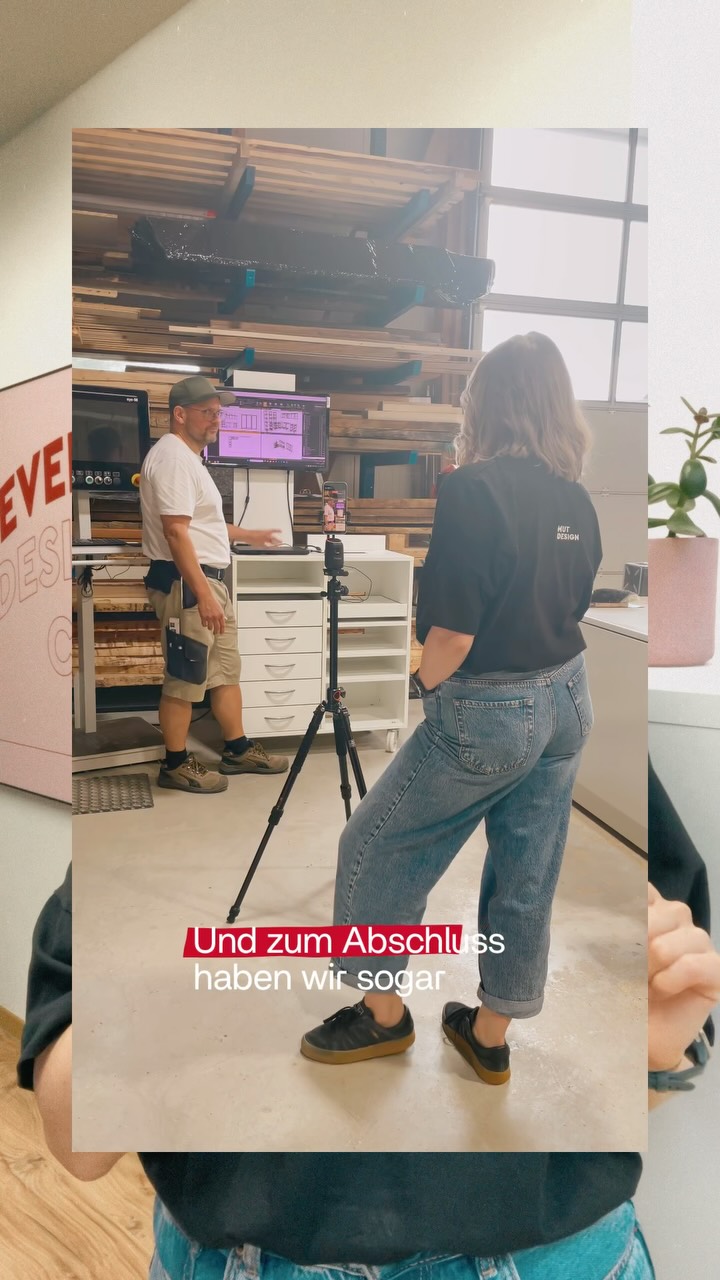 „Was soll eine Schreinerei schon posten?“ 🪵🤷🏼♀️
Ähm … ziemlich viel. 😄
Genau das haben wir beim Social Media Workshop mit der @felgner_schreinerei festgestellt: Themen gibt’s mehr als genug – sie mussten nur einmal gesammelt, sortiert und in eine Struktur gebracht werden, mit der wir auch wirklich arbeiten können.
Und das tun wir jetzt. 🚀 Denn ab sofort dürfen wir Tobias Felgner auch im Bereich Social Media begleiten!
Schaut also unbedingt mal auf dem Account vorbei — es lohnt sich: @felgner_schreinerei ☺️
Und jetzt mal zu euch: Woran scheitert’s bei Social Media gerade am häufigsten – fehlende Ideen, fehlende Zeit oder einfach nicht zu wissen, wo anfangen? 👀
#bleibmutig #zeitfüreinenmutausbruch #allgäu #werbeagentur #socialmediaworkshop
