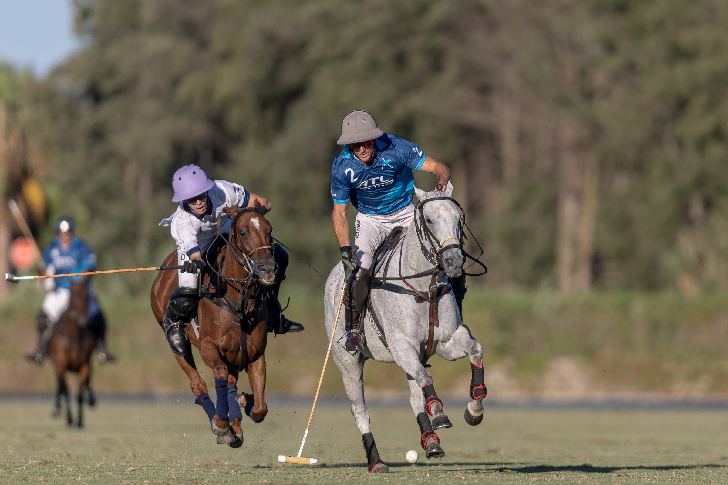 SEMIFINALES | MEDIANO HÁNDICAP 🏆
Cuatro equipos, dos partidos y un lugar en la final en juego
Este martes:
17:00 hs. Royal Salute KPC vs. ATL
18:30 hs. P1 Cars El Bambú vs. John Smith
📸 @matcallejo