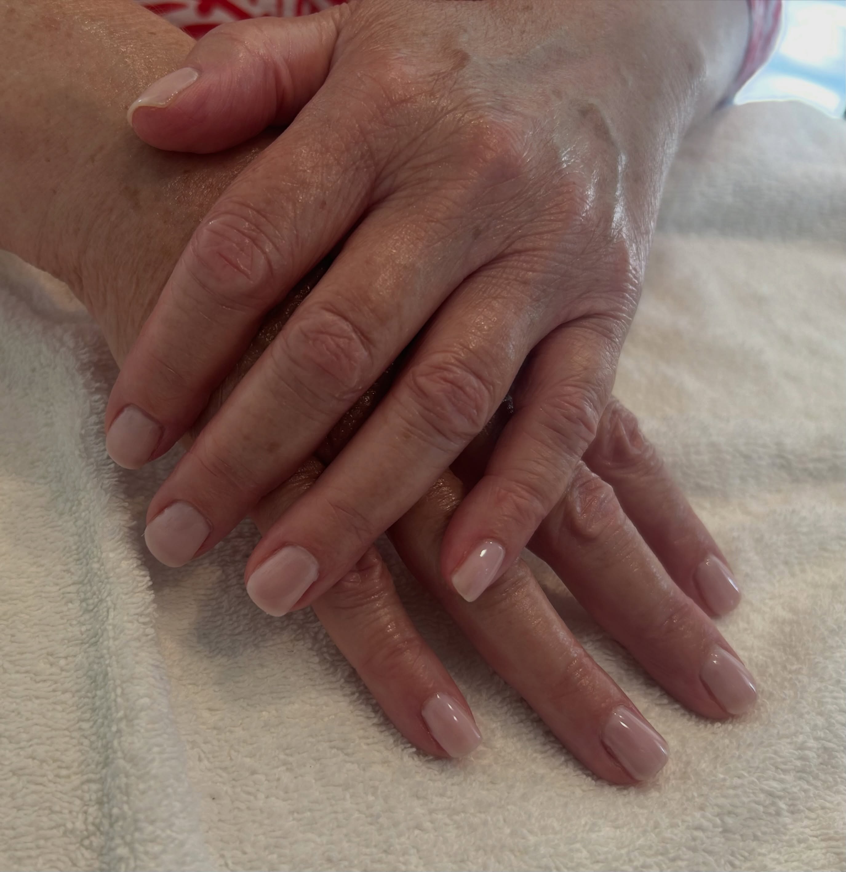 CND Romantique + Negligee in Shellac
Manicure by: Heather H @heather.fox555
#manicure #shellacnails #cndworld #tetherwoodspasalon #londonontariospa
