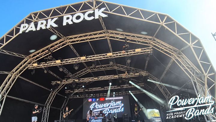 Awesome performance at Park Rock Richmond last Saturday by 'Bunch Of Noise' , ages 13- 15, homegrown locally at @powerjambands, the non- profit band academy!! 🔥
Footage of another of Powerjam Bands' talented young bands, 'Bluezd' at Park Rock Richmond , coming up next!
🎥: @antoncalifano
#parkrockfestival #parkrockrichmond #olddeerpark #bandinitiative #nonprofitmusicschooluk