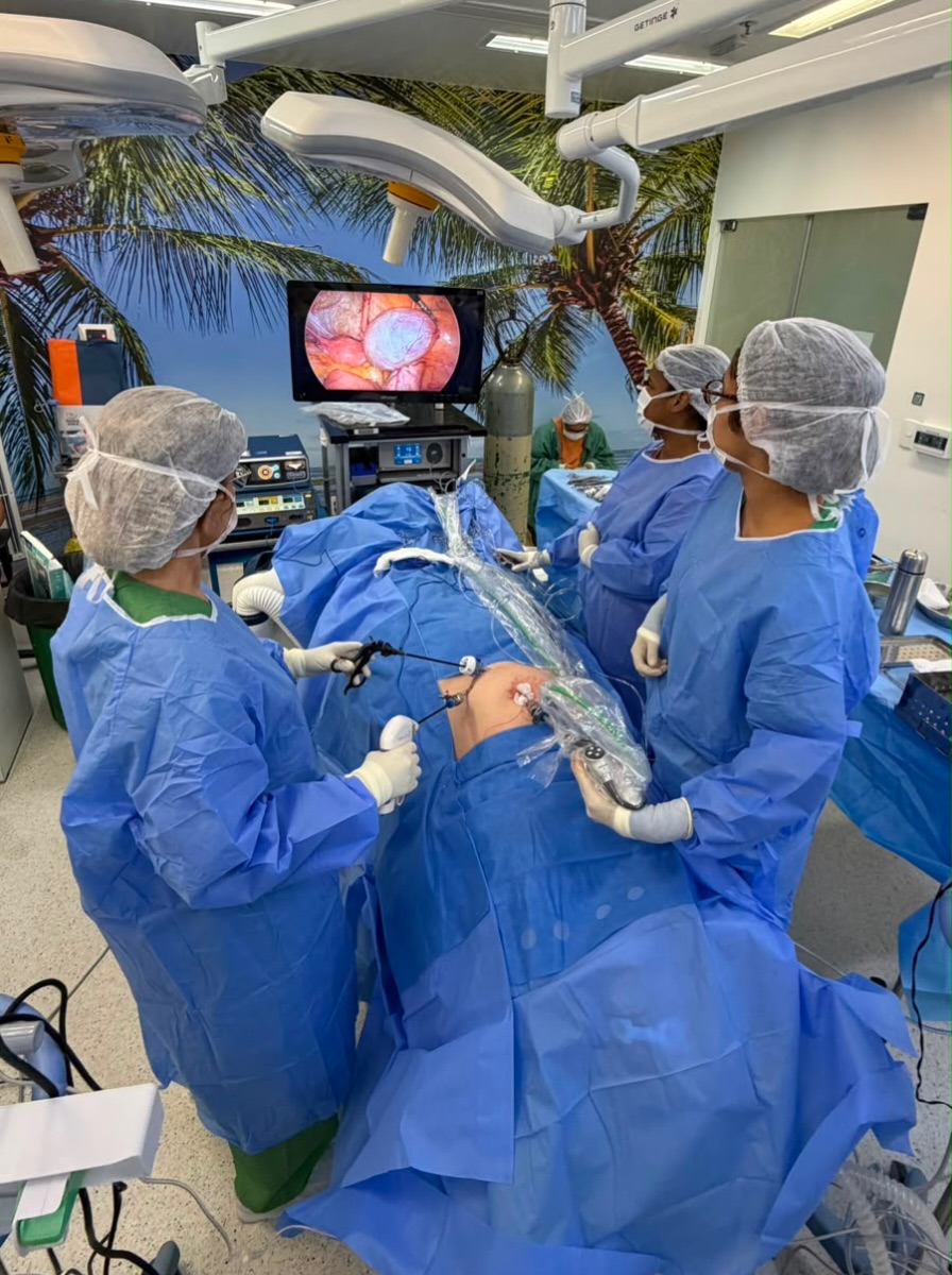 #equipeCOP em cirurgia minimamente invasiva para tumor de ovário. Em ação a Dra. Christine Miranda e a Dra. Viviane Tavares. Ainda na equipe, médica anestesista Dra. Simone Barros e a instrumentadora Tayza.
🤝 conte com a COP.
