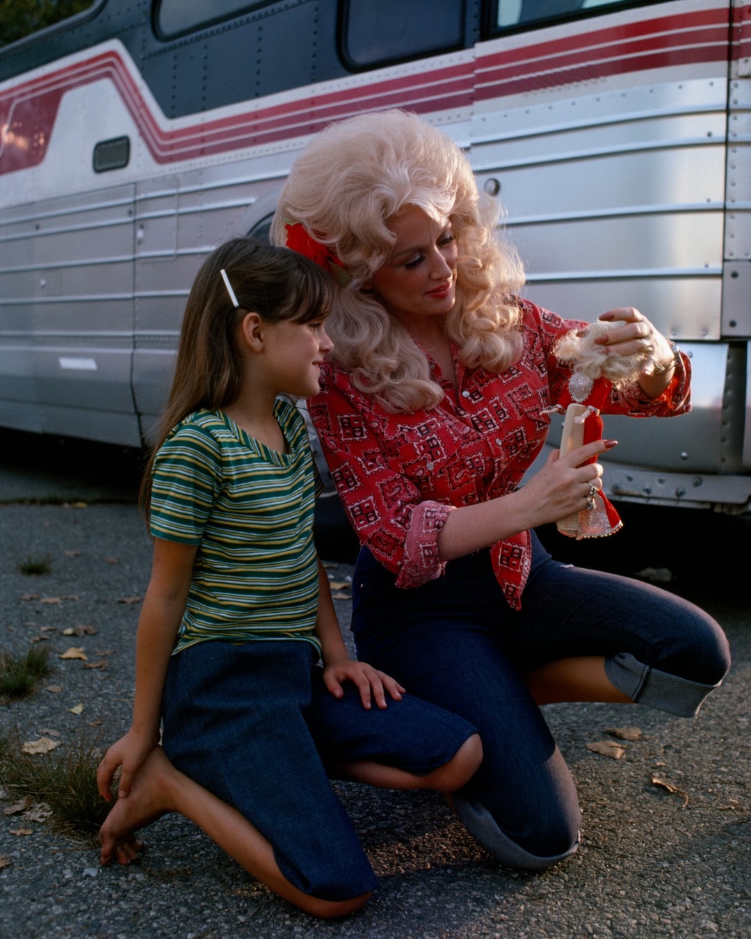 The world is a little less bright today. 🤍 Rest easy, Dolly. Thank you for the songs, the stories, and the joy you gave us all. 🦋