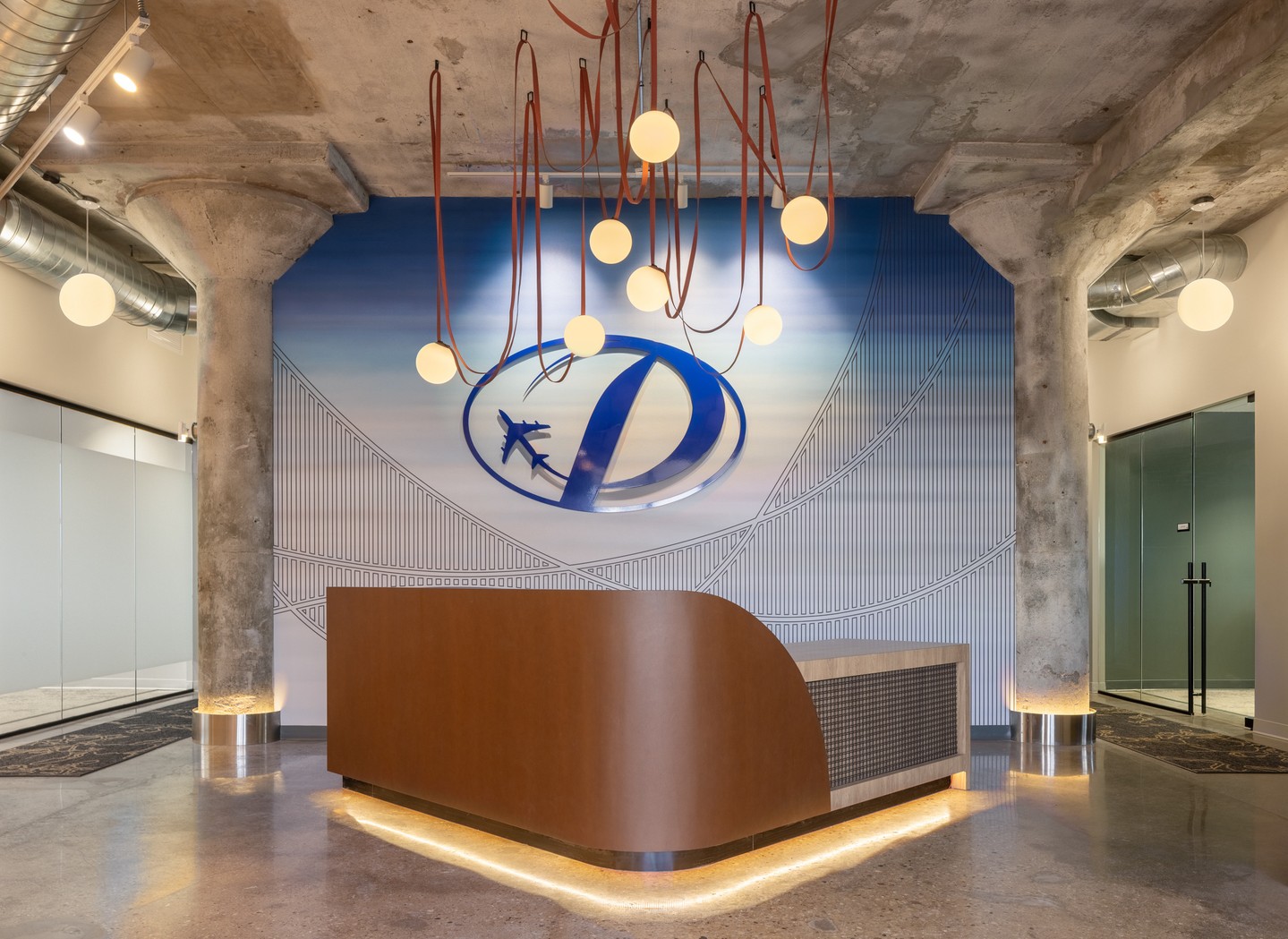 Wheels up! 🛫 Kuchar recently completed the #design of Pioneer Aero Supply's new #office in West Chicago! We took #inspiration from their business (airplane parts- so cool!) and the vintage #industrial building they occupy. With nods to travel and airplane design, you'll see soft curves, luggage #inspired details and lighting that feels like you're coming in for a landing. We are also excited to share that @officeinsight featured our design in this month's issue! Click the link in bio to read about the story behind the design.
#designedbykuchar #kucharinteriors #officedesign #cooloffices #chicagooffice
📸 @wittefini_photo