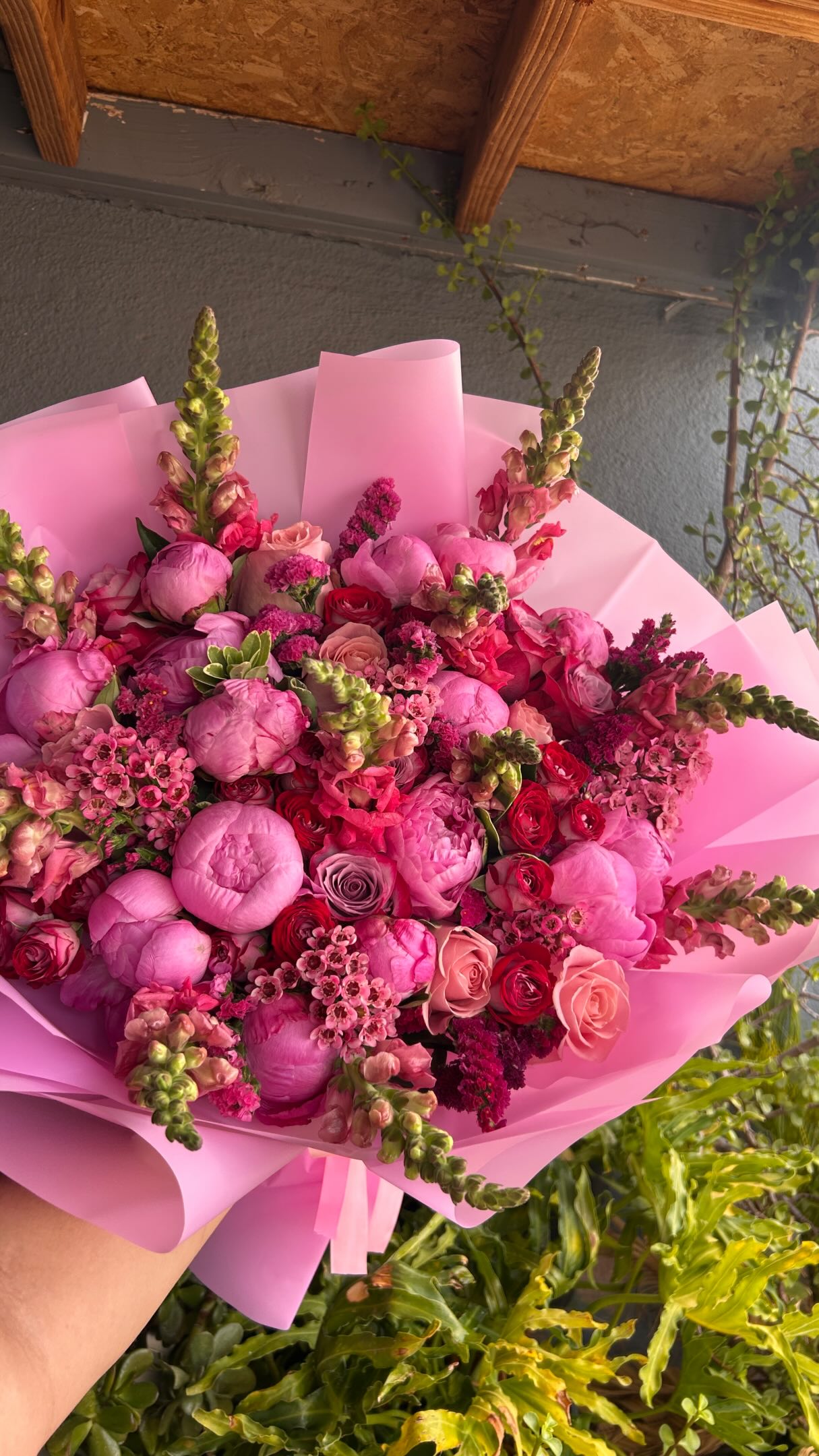 We will be taking a small break from fulfilling orders this upcoming week! No new orders will be accepted from 09/04-09/08. If you have any special dates no need to worry we will still have our usual cooler filled with premade arrangements, thank you for your understanding!!
Special hours:
09/04 & 09/05
9am-6pm
09/06
9am-4pm
09/07
CLOSED
And back to our regular hours 09/08
9am-7pm
In the meantime hereโs some of our favorite orders weโve made lately ๐ thank you for always supporting us ๐ฅฐ๐ทโ๏ธ happy Summer
