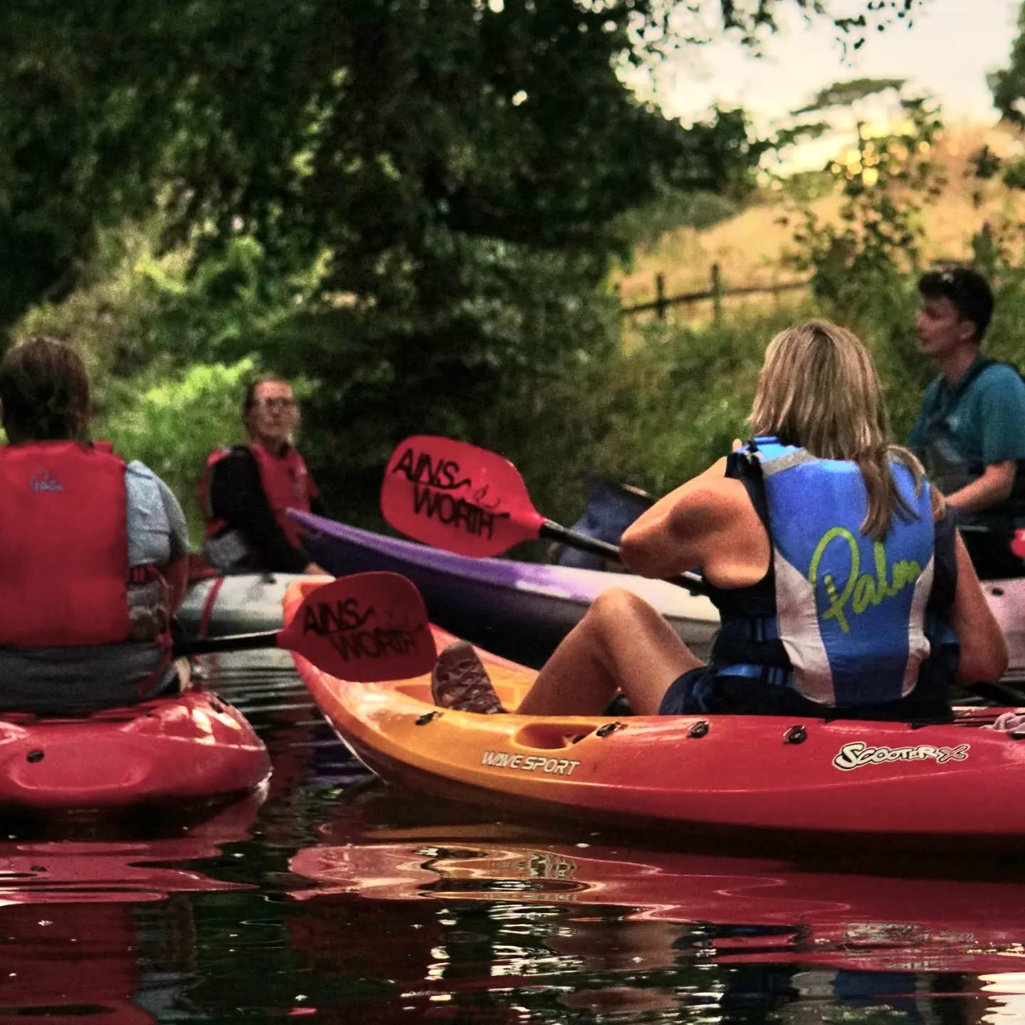 Ladies sunset paddle in collaboration with @cotswoldcanalsconnected and @svpcharity. Hosted at @spicestonehouseβοΈπ