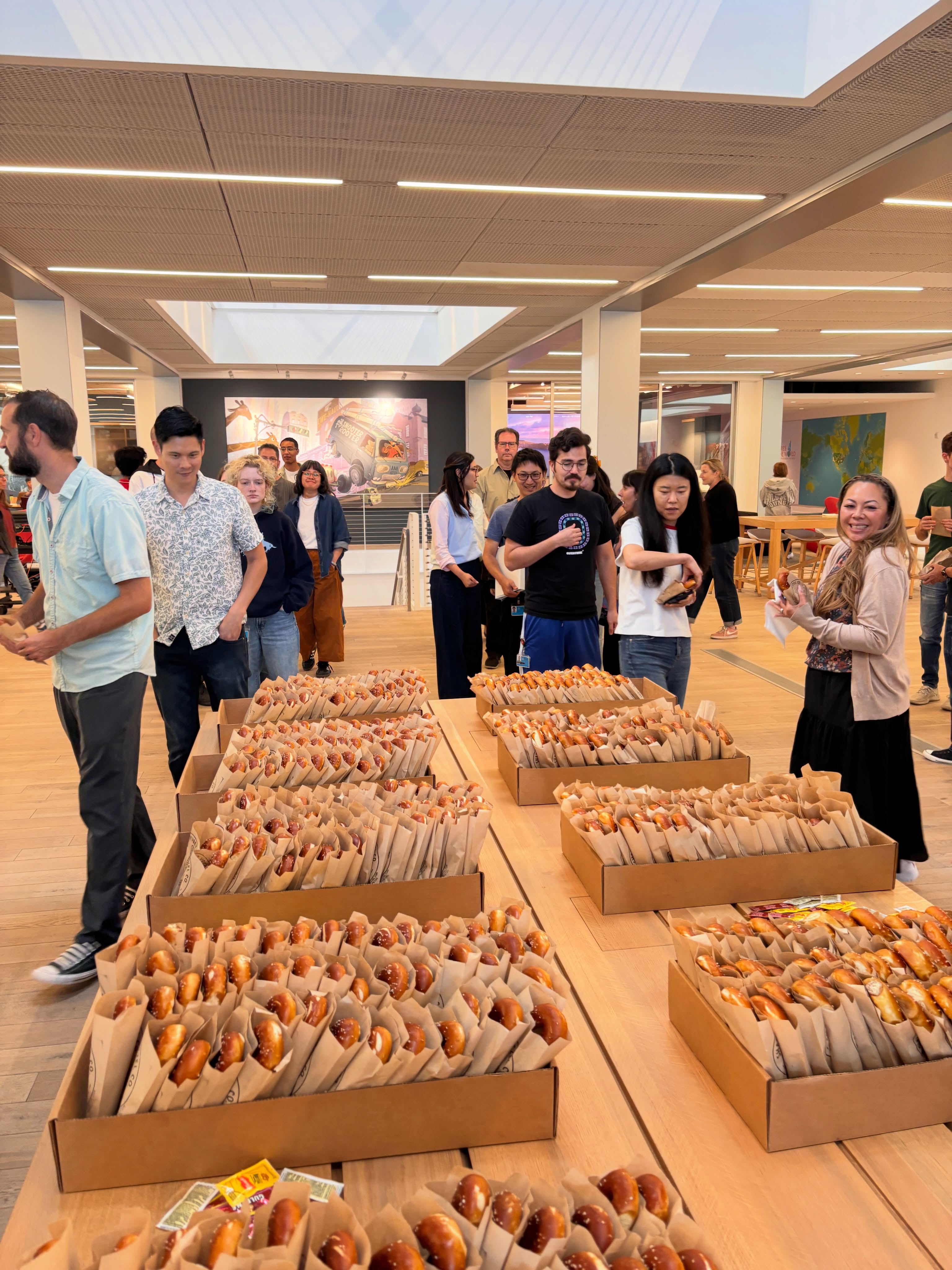 When you wish upon a Pretzel 💫
It’s Pretzel Day over at Disney animation, we hope all of you geniuses enjoy your shappy pretzels!! 🐭