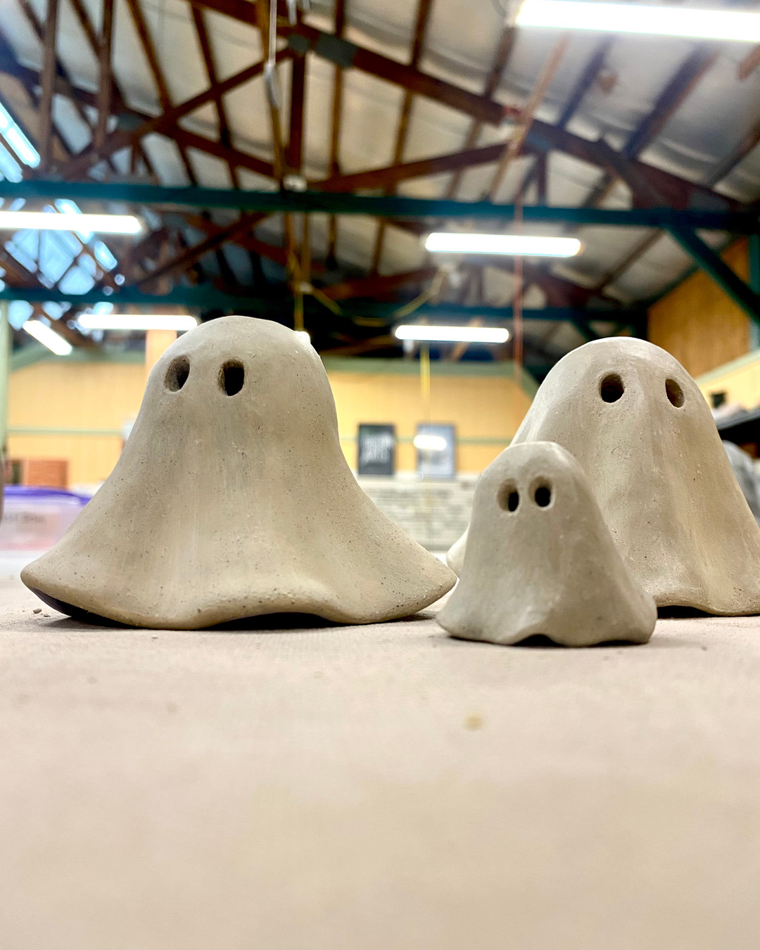 Get spooky creative with our Halloween Ghost Workshops 👻✨
Where: 2908 Ossenfort Road, Wildwood, MO
Bring your imagination — we'll guide you through the making.
Perfect for all ages!
Limited spots — book now:
https://www.wildwoodgreenarts.org/booking-calendar/halloween-ghost-workshops
#HalloweenWorkshop #GhostCrafts #FamilyFun #WildwoodGreenArts #SpookySeason #pottery #potteryclasses #ceramicsclass #ceramicclasses #ceramicclassesnearme