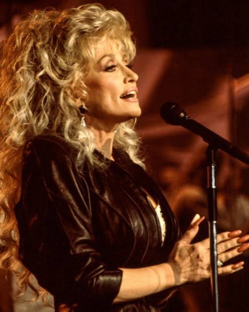 Dolly Parton showed us all how to shine. From her rhinestone confidence to her unwavering kindness, she lived unapologetically. She didn’t dim her light to fit in.
She never apologised for being exactly who she was, in fact she utilised this 💖
Be bold. Be yourself. Be kind.
Rest easy, Dolly. You taught us that being a strong woman means sparkle, grit, and grace all at once. You and Carl are together again 💖
#JustLikeYouAotearoa
#PersonalStylistNZ
#ColourAnalysisNZ