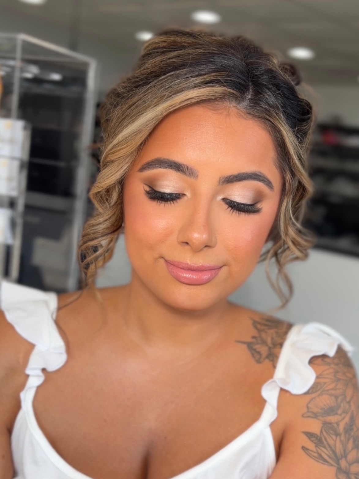 ✨ Congratulations, Alana! ✨
What an amazing morning spent with such a wonderful group of ladies! It was so much fun getting everyone glammed and ready for such a special day.
A huge thank you to Maria, owner of Salon 322, for being so welcoming and making me feel right at home while I worked my makeup magic and her talented girls took care of all the beautiful hair! 💄✨
And Alana… you are an absolutely BEAUTIFUL bride! 🤍Thank you so much for trusting me to glam you up for one of the biggest days of your life. It was truly an honor to be a little part of your wedding morning!
Wishing you and your new hubby a lifetime of love, laughter, and happiness! 🥂💍🤍
Congratulations again Alana! ✨
@alanagoodhair
@salon322