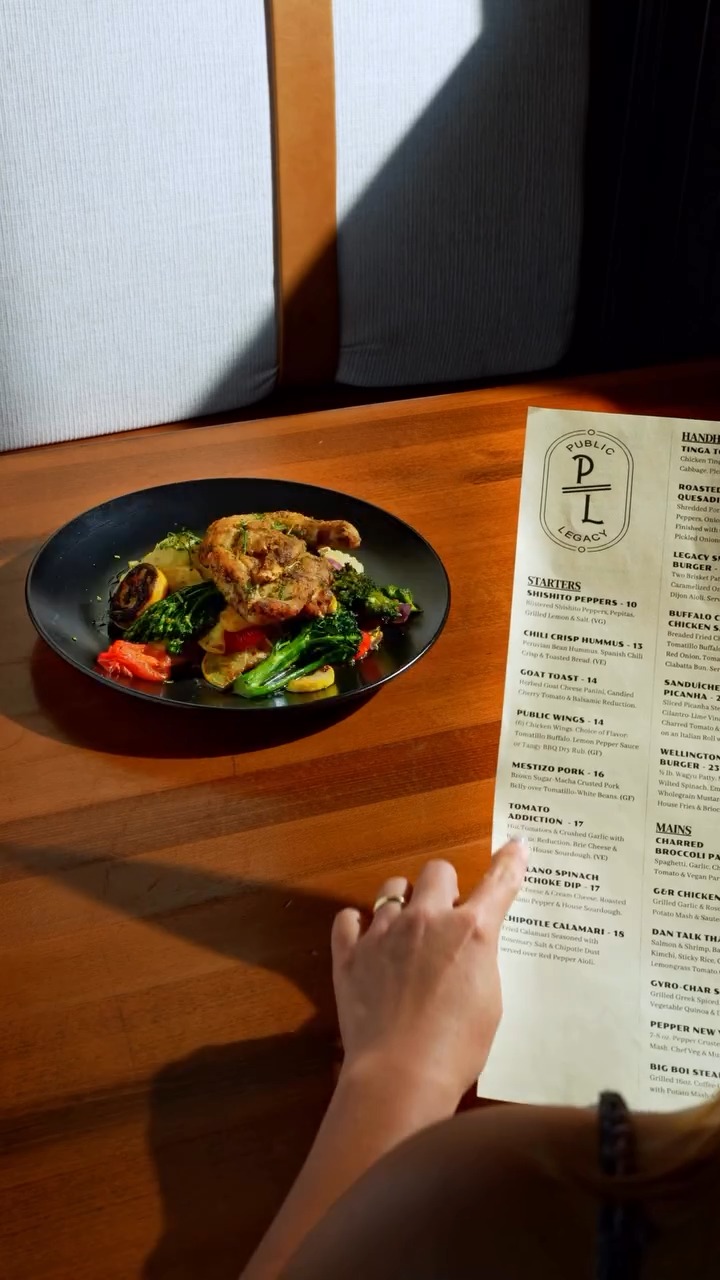 😍 It's like a choose-your-own-adventure book. Swing by @public_legacy and indulge in the latest culinary creations. Your next favorite meal is just a visit away!
#stadiumpromenade #letseatoc #publiclegacy #fallflavors #eatlocal