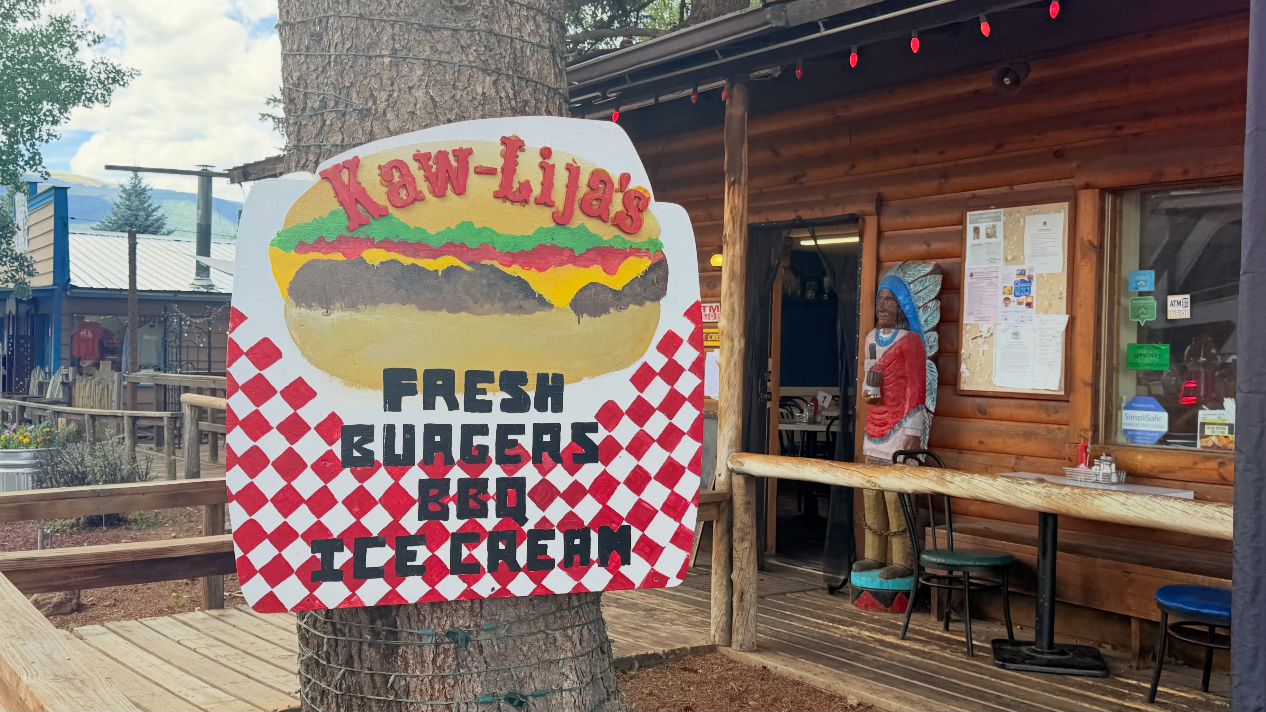 A burger just tastes better in the mountains 🍔🌲 Stop by Kaw-Lija’s in Eagle Nest for fresh burgers, BBQ, ice cream and all the small-town mountain vibes.
Hungry for more? Find places to eat across Colfax County at TheWildDivide.com/eat!
#TheWildDivide #ColfaxCounty #VisitColfaxCounty #NewMexico #NewMexicoTrue
