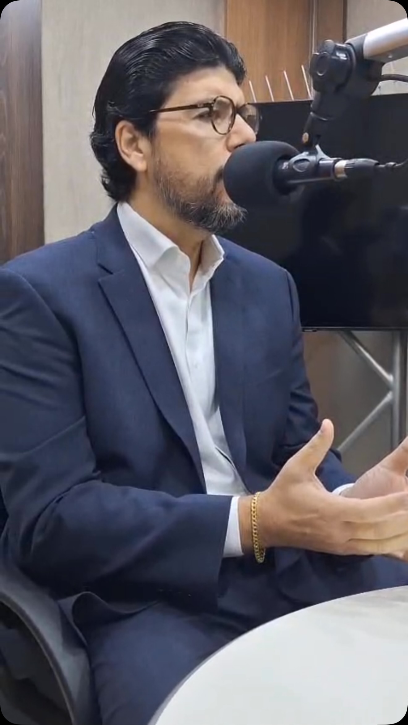 O Dr. Bruno Alegria participou também nesta semana do Jornal da Cultura na Rádio Cultura FM Cuiabá, em um bate-papo com a apresentadora Michely Figueiredo.
Levar o conhecimento jurídico além dos tribunais e contribuir com o debate sobre assuntos fundamentais para a nossa comunidade é uma das prioridades do nosso trabalho. ⚖️🗣️
Confira no vídeo um pouco dos bastidores desse encontro!
#CulturaFM #EntrevistaAoVivo #Bastidores #Advocacia #FerreiraAlegriaAdvogados