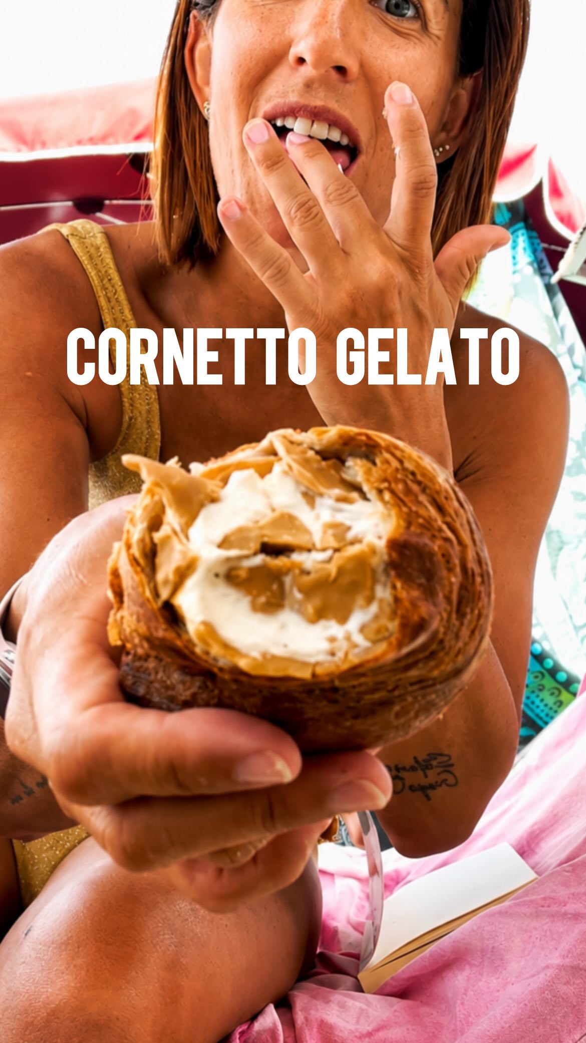 🥐 FINE ESTATE = ULTIMO GIORNO DI MARE = PROVO ANCHE IO LA COMBO VIRALE 😂
Cornetto svuotato ➡️ gelato stecco dentro ➡️ togli lo stecco ➡️ MANGIA! 🍦🥐
E niente… dovevo provarla anch’io. 😂
💣 Bomba calorica? Certo.
🤤 Buono? Certo.
🔁 Lo rifarei? Certo…
…NO, non è vero. 😂 Una volta e basta, grazie!
📢 Lo consiglio? Se vi volete divertire e togliervi lo sfizio una volta… perché no! 😂
Però diciamocelo: come esperimento di fine estate ci stava tutto! 🌊☀️
#valigiainfarinata #fineestate #gelato #cornetto foodreel #agoslofoodie