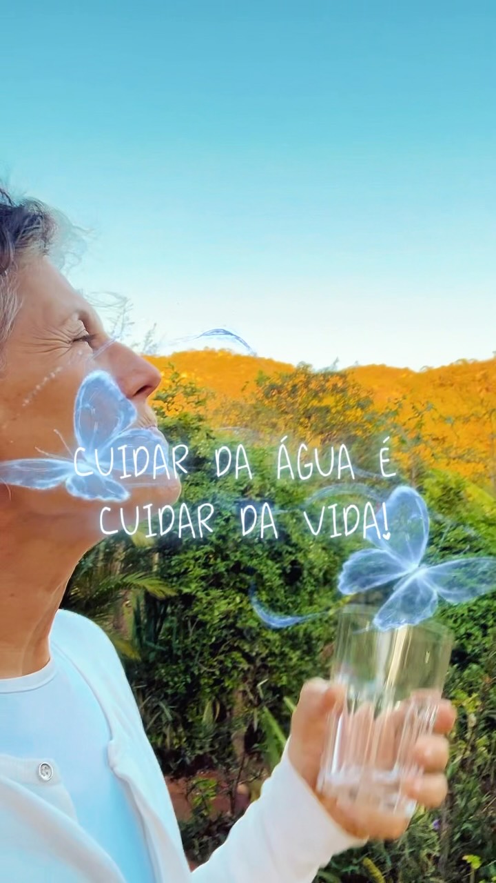 Queridos, estou trazendo aqui a oportunidade de adquirir o Ozonotech, que neste momento está com uma oferta muito boa!
Este é um aparelho do qual eu já faço uso há mais de dois anos e que hoje faz parte do meu ritual diário de cuidado e saúde.
Todas as manhãs, tomo minha água ozonizada. Para mim, é uma forma de cuidar da qualidade da água que consumo e ter mais tranquilidade sabendo que estou bebendo uma água higienizada, livre de cloro, bactérias, vírus e metais pesados, além de auxiliar na redução de determinados contaminantes.
E os benefícios não param por aí.
Utilizo também a água ozonizada na higienização de frutas, verduras e alimentos, o que auxilia na redução de resíduos de agrotóxicos.
Sem falar na higiene das mãos, na limpeza da pele e das narinas e na higienização de superfícies, principalmente quando sinto que preciso ficar mais atenta a vírus e bactérias. Descobri que esta é uma tecnologia que pode estar presente em tantos momentos do meu dia a dia.
Já usei o ozônio para higienizar o ar-condicionado do meu carro e, ao mesmo tempo, eliminar aquele cheiro de mofo que estava dentro dele. E foi incrível ver que realmente funcionou. O ozônio pode ser utilizado na higienização de ambientes e no controle de odores, isso é um fato. Agora sei o que fazer quando tem mofo aqui em casa!
E é justamente por experimentar tudo isso na minha própria vida que decidi representar a Ozonotech.
Não estou falando de algo que simplesmente conheci e achei interessante. É algo que eu uso, que faz parte da minha rotina e que escolhi ter na minha vida.
Tomar minha água ozonizada pela manhã já é parte do meu ritual de cuidado diário. Bebo muita água e faço questão de beber uma água pura que realmente faz bem para o meu corpo.
Isso faz toda a diferença!
Por isso, hoje, eu só tenho a indicar.
Se você sentir que essa tecnologia pode fazer sentido para você e para a sua família, fale comigo. Estou representando a Ozonotech e posso facilitar para você a aquisição do seu aparelho, aproveitando uma oferta muito boa que está disponível neste momento.
Eu uso. Eu acredito. E por isso eu indico.
Se tiver intere