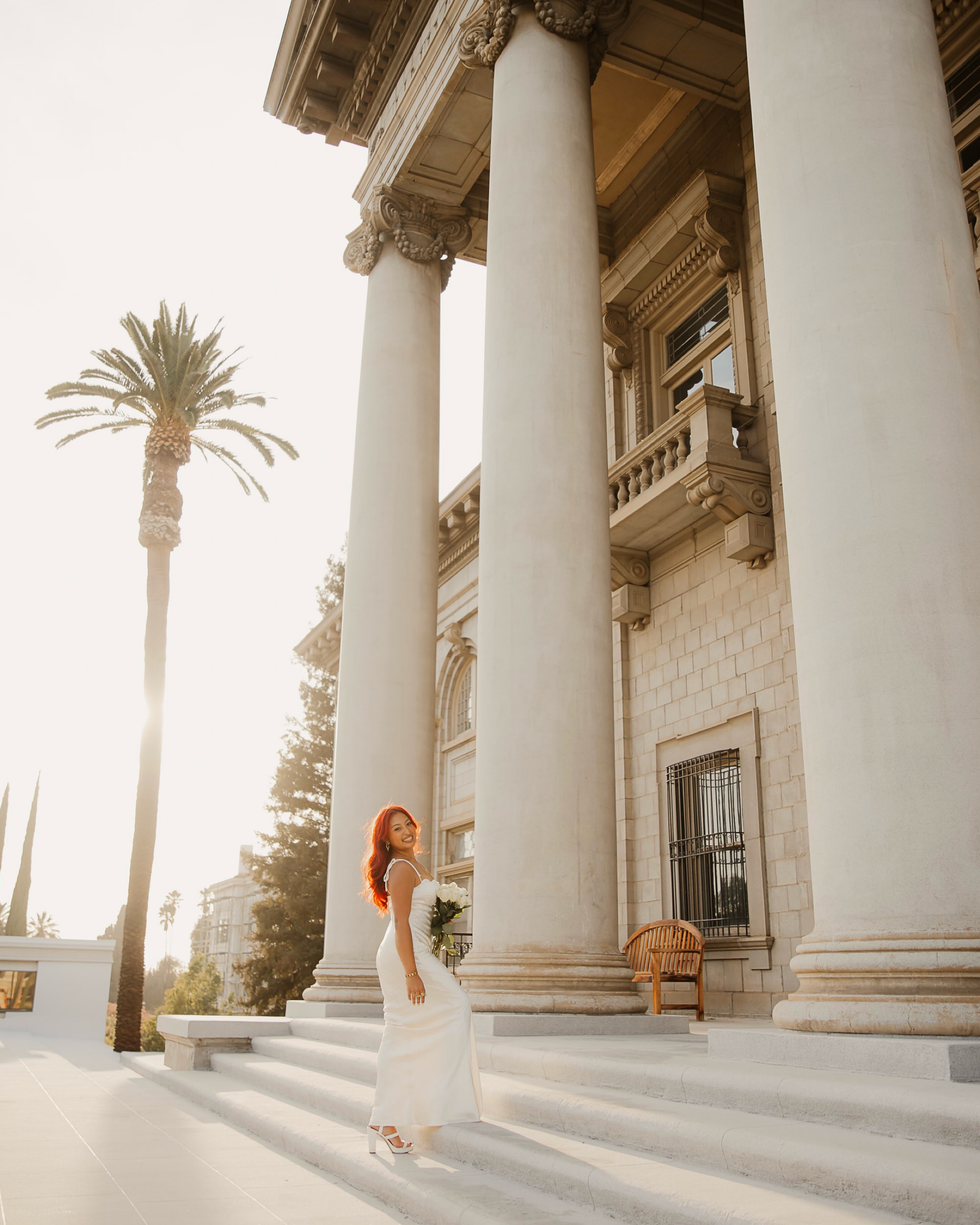 If I ever had to start over…
I would focus on confidence, before cameras.
Connecting with my clients, before content.
Memories before poses.
And above all else, making girls feel seen.
✨ because beautiful photos naturally follow a fabulous experience.