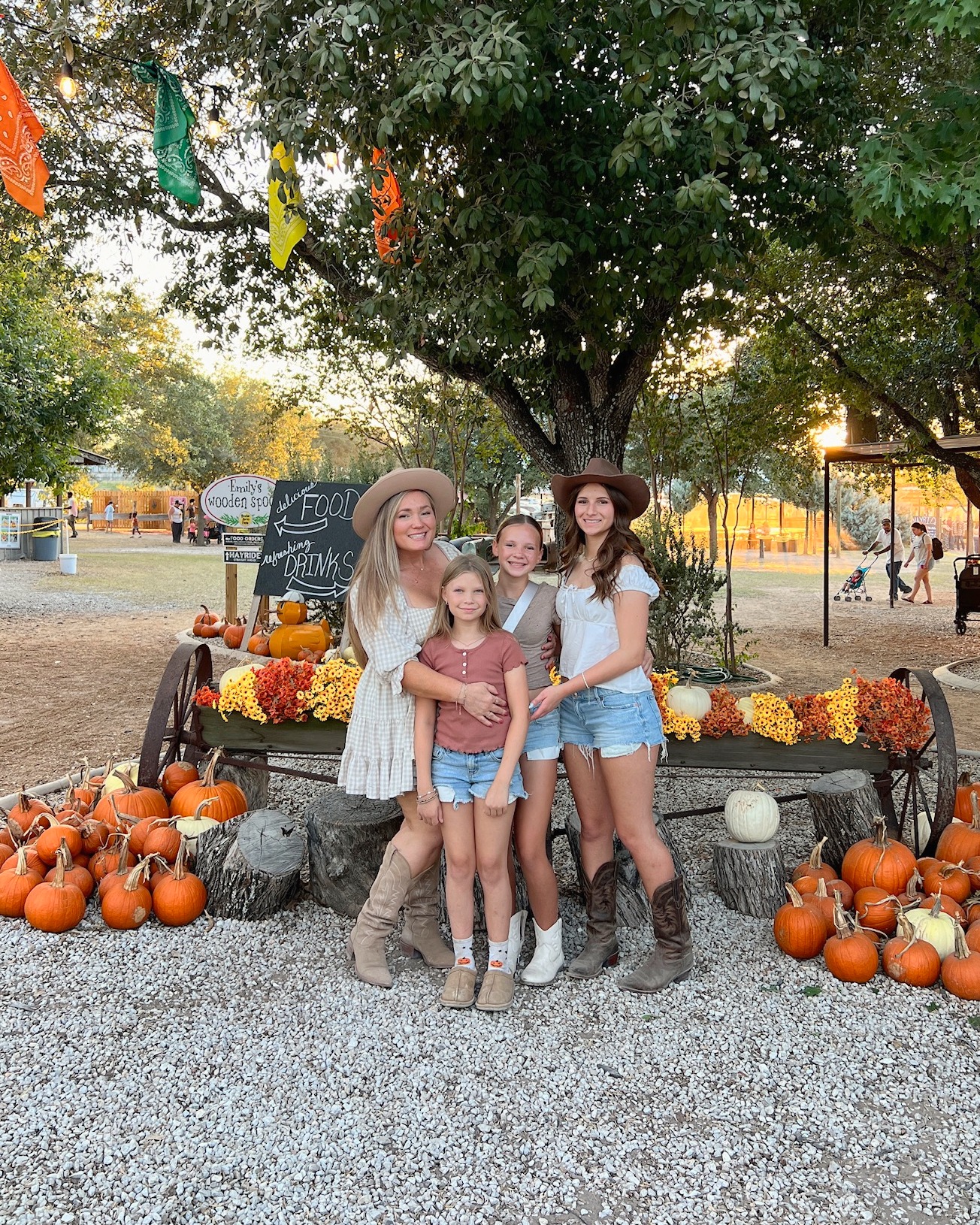 ๐ Update! Fall Kick-Off Sale tickets are live now. A limited number are available, so grab them to avoid sell outs! devineacresfarm.com/fall-admission
๐จ Low ticket alert! Less than 50 Flash Sale tickets remain, and we expect to sell out soon!
๐
Christmas Tickets are also on sale for ONLY $11.95! devineacresfarm.com/christmas-admission