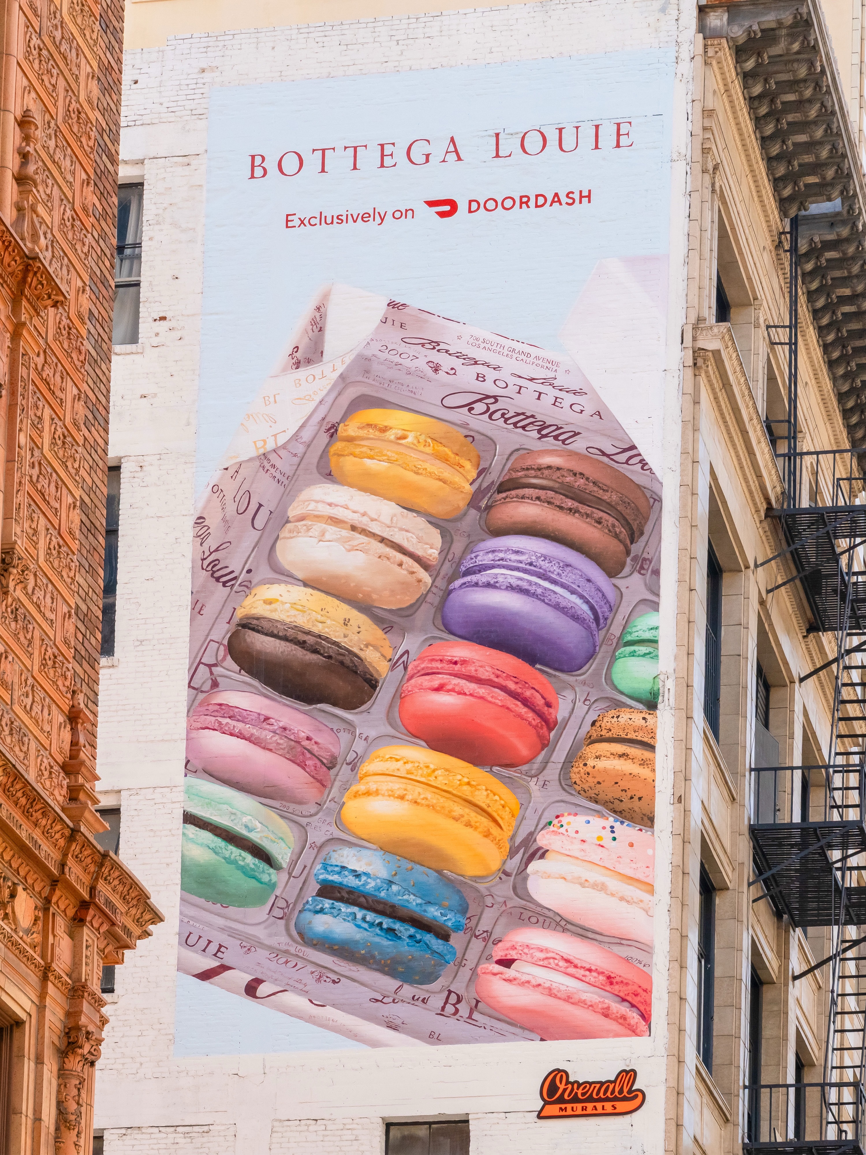Does anyone know if @doordash would deliver @bottegalouie up to the rig? 🤔🍪🚪🏃💨
🏷️
.
.
.
.
#overallmurals #trusttheprocess #killthepixel #handpaint #coasttocoast