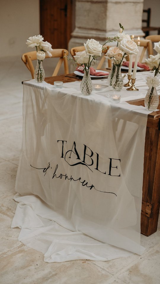 La découverte de la décoration de la salle et des tables est très souvent un moment rempli d'émotions ✨
J'aime tellement immortaliser chaque petits détails de cette déco soigneusement imaginée pendant des mois !
@couventnotredamedespres
@weddingbymarine
@ddayweddingplannerprovence
@lesanneesfleurs.wedding
@horizonweddingfilm
@labellacuccina
@maisonncv
@lordlibrary
@lesdelices2gladys
@audrey.deliciel
@maite_sahuc
@gabygribouille
@loca.theme
@thamys_joaillerie