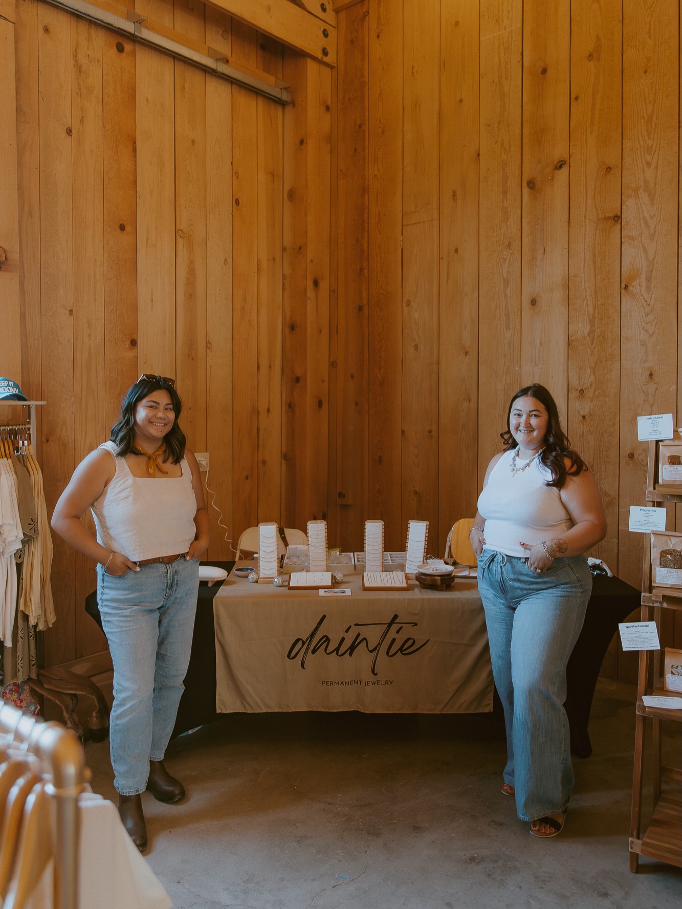 We had the absolute best time being part of The Barn Party this year! From the stunning Hurst Ranch to the incredible lineup of local vendors, @thealexmorehouse truly thought of every detail and created the most beautiful day for the whole family to enjoy.
We loved meeting so many of you, adding a little permanent sparkle, and soaking up all the magic of this special event. 🤎
And can we talk about these photos?! So many beautiful moments captured by the incredibly talented @larissaraquelphoto . 📸
If you missed The Barn Party this year, take this as your sign to save the date for next summer. Bring the whole fam, make a day of it, and come experience it for yourself!
Until next time, Barn Party. ✨ @tgsbarnparty