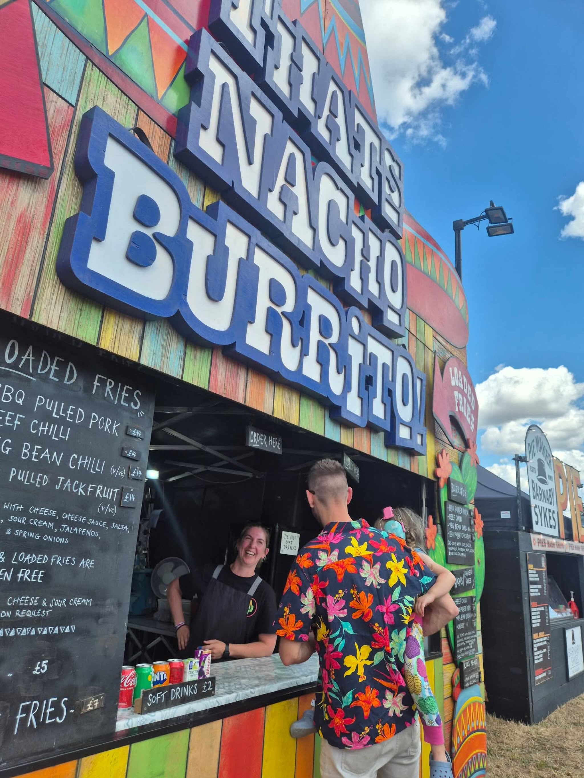 An amazing time as always @beautifuldaysfestival, sunshine, bright festival outfits and our bright frontage on the main stage.
Thanks for the 📷 @hannah_n_horde_outdoors