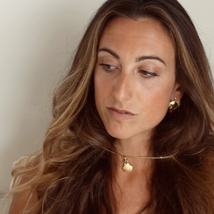 Some pieces wait quietly for the right woman.
Our Peridot & Shell Talisman Necklace has found its way back to us, carrying the colours of sunlit coastlines and ancient journeys.
A little reminder that beauty is often found where land meets sea.
Restocked but only one left.
If you have been dreaming about this piece.
Make it yours.