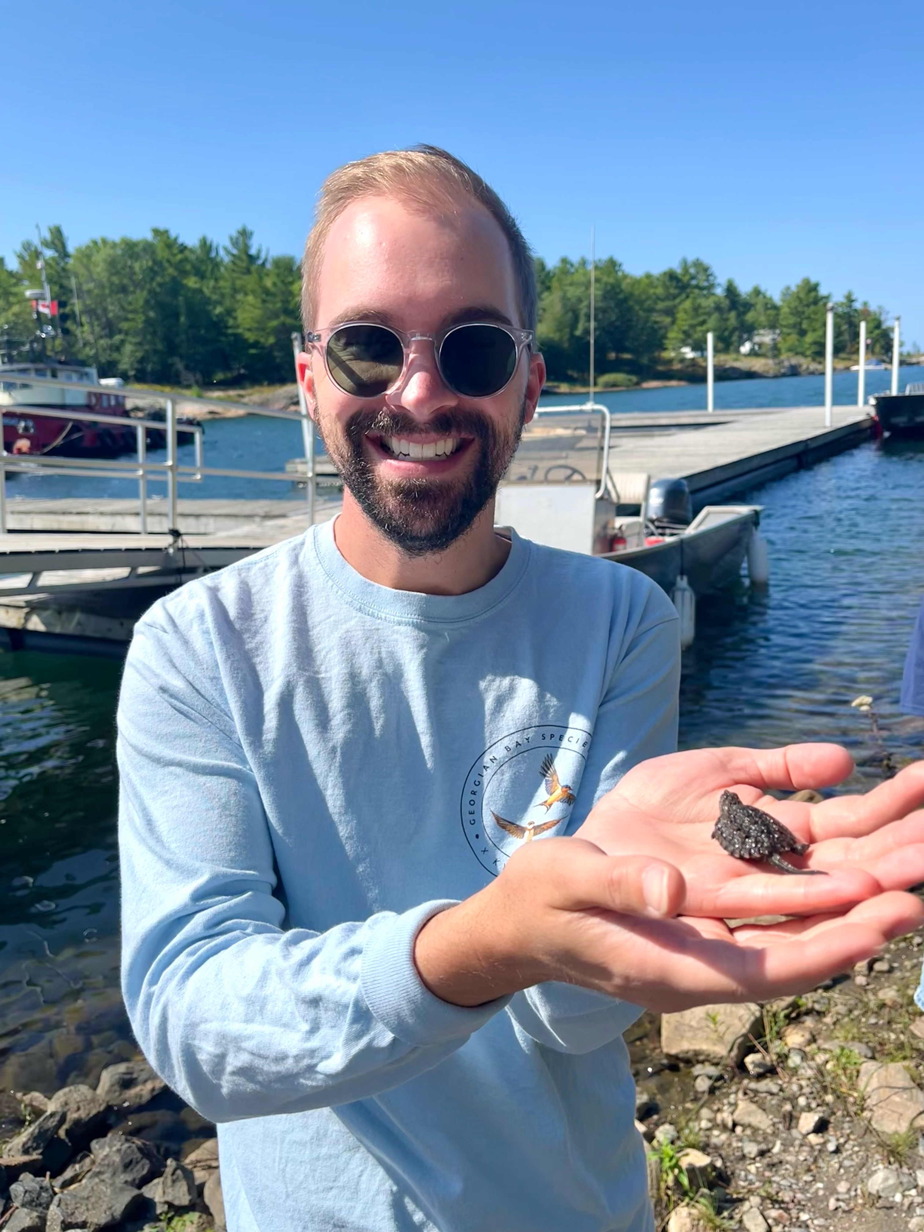 Baby Turtle Release with Georgian Bay Biosphere 🐢
Last week we had the pretty incredible experience of releasing baby snapping turtles back into the bay after their clutch was rescued from a well used boat launch @gillysrestaurant in Snug Harbour.
Many thanks to the fine people @gbaybiosphere for fostering these eggs until they were ready to be released, and for the exceptional work this organization does to promote and nurture this very special area of Georgian Bay and its many inhabitants.
Little snapper taking his first swim in the bay!
Up close and personal
🐢