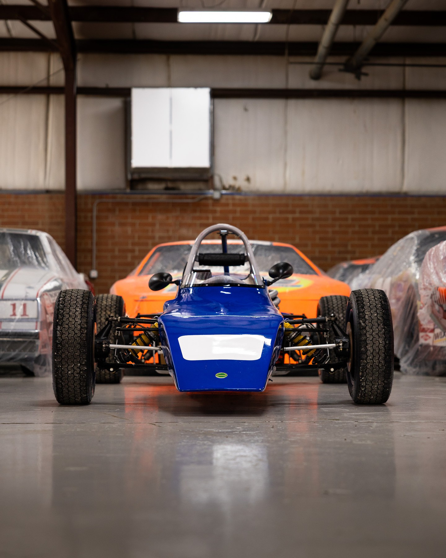 A new Merlyn has landed here at the shop, housing for storage but looks great alongside to the very similar Lola.
#TheGarageShop #MerlynRacecar #Racing #Motorsports #Fabrication