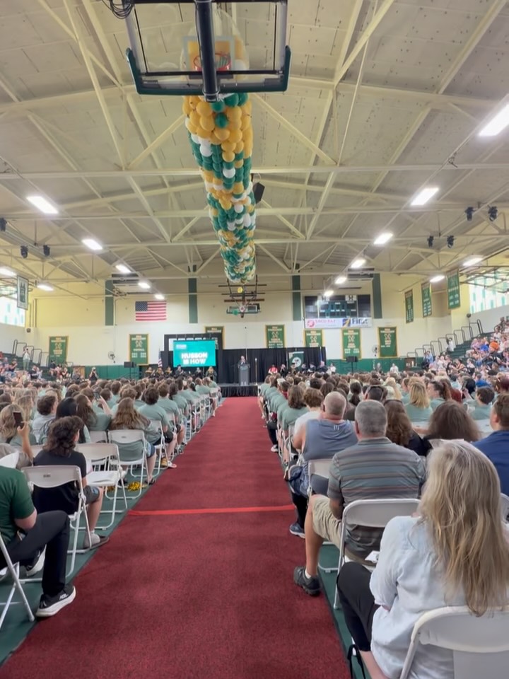 Welcome Class of 2030!!!
We were so excited and honored to be a part of celebrating the incoming freshman at convocation!!!
These 4 years will go by so fast and be one of the best times of your life!!
#balloondrop #balloonstylist #maineballoons #customballoons #maineevents