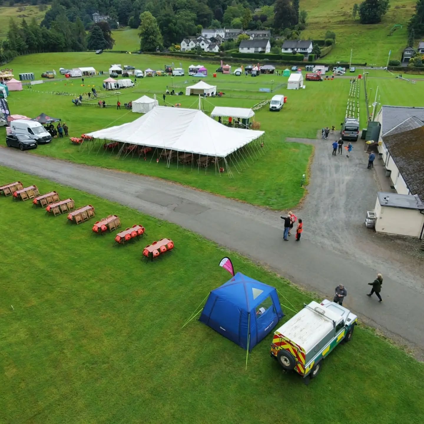 Day two of the bank holiday weekends brings us to Grasmere Lakeland Sports and Show. The day features traditional Cumbrian sports; cumbrian wrestling, fell races, hound races, paragliding and tug of war.
#eventparamedics
#eventmedics
#grasmere
#cumbriaevents
#lakedistrictnationalpark