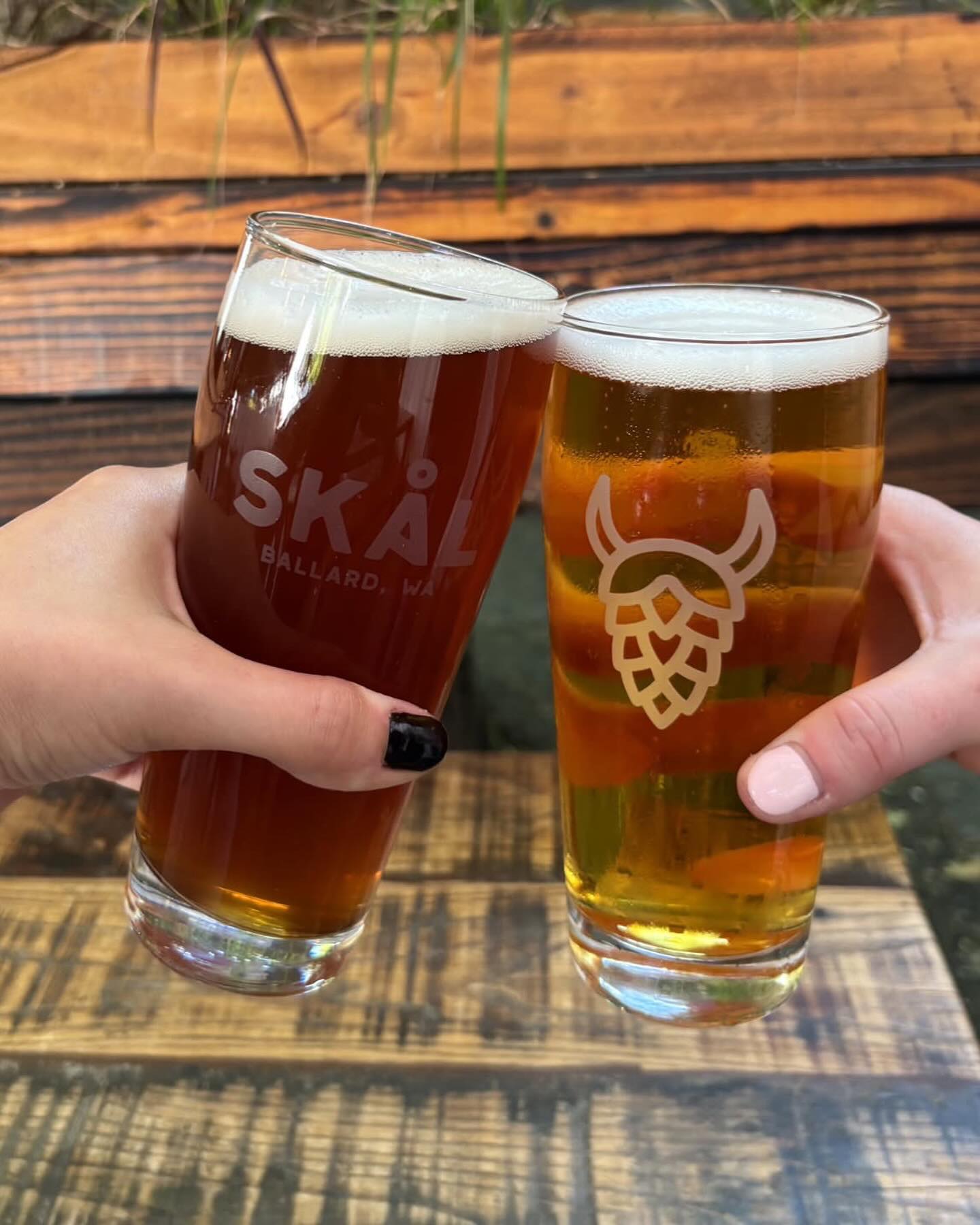 From @skalbeerhall: How we’re feelin’ about fall beer season! 🍂🍻
Snag a @chuckanutbrewery Festbier before it’s gone, and don’t worry, These Pretzels are Making Me Thirsty from @matchlessbrewing and some pumpkin beers are close behind!
We also have a roster of fresh hops starting up in a couple weeks!
#craftbeerlover #craftbeernotcrapbeer #seattlebeer #ballard #seattlebars