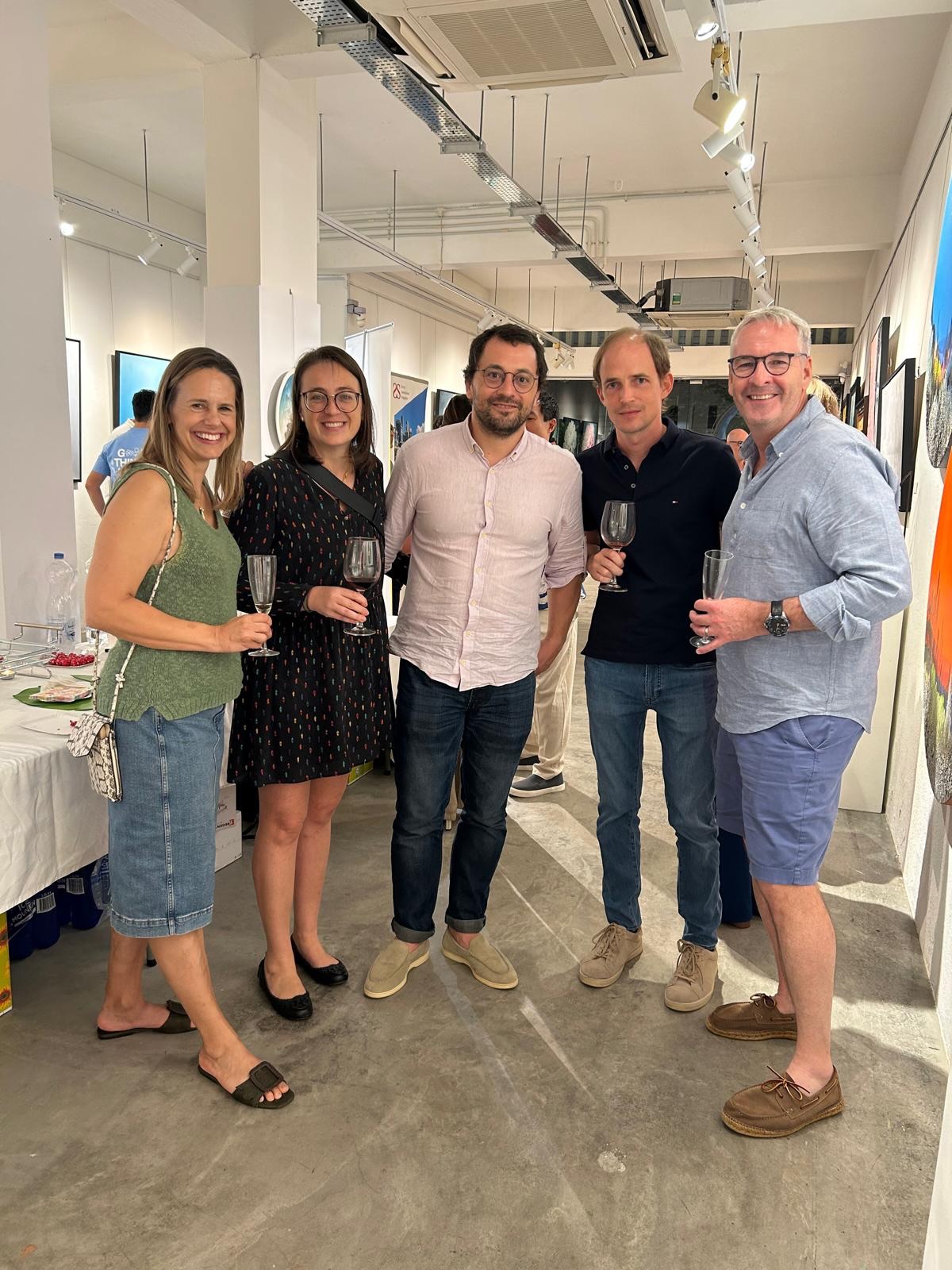 A little recap from our Summer Welcome Back Cocktail at the stunning ArtBlue Studio in Tiong Bahru — what a way to kick off the new season. Art, music, great drinks and the best company.
A huge thank you to our incredible partners who made the evening so special:
🎨 @artbluestudio for being such a warm and welcoming host
🍽️ @kazbarsg for the delicious food
🥂 @locallista.sg for sponsoring the Swiss rosé bubbles — a true highlight!
🎤 @raeloumusic for creating the most incredible atmosphere with her vocals
And of course, thank you to everyone who joined us — it was so wonderful to reconnect and celebrate together. This is what community is all about! 🇨🇭
Stay tuned — a video of the evening is coming very soon! 🎥✨
#SwissAssociationSingapore #SAS #WelcomeBack #Singapore #SwissCommunity SwissAbroad