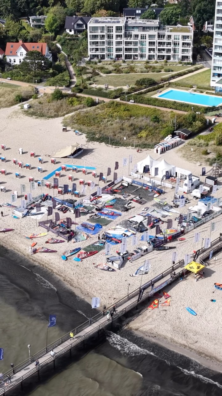 The second half of day 3 at the California Windsurf Cup in Pelzerhaken was filled with great foiling action 🌊💨
Respect to all the riders who compete in both fin and foil and pushed themselves to their limits today! 💪🔥
Congratulations to today’s races winners:
Race 4:
🏆 @ltu_11
Race 5:
🏆 @ltu_11
Race 6:
🏆 @jesserichter_
~~~~~~~~~~~~~~~~~~~~~~~~~~~~~~~~~~~
📹: @laurin_ressel
#vwn #californiawindsurfcup #pelzerhaken