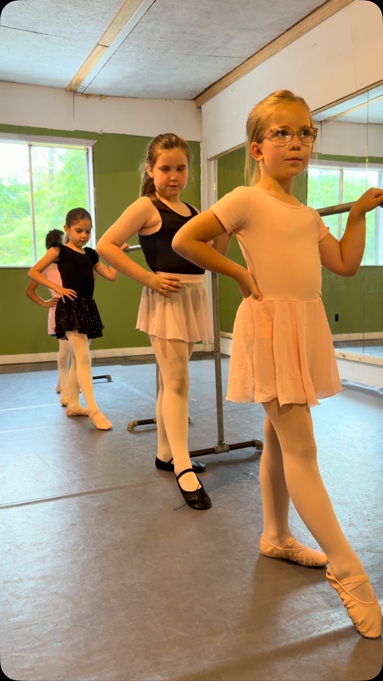 Beautiful Ballerinas 🩰 #summervillesc #summervilledancestudio #kellysdance #summervillemoms #summerville