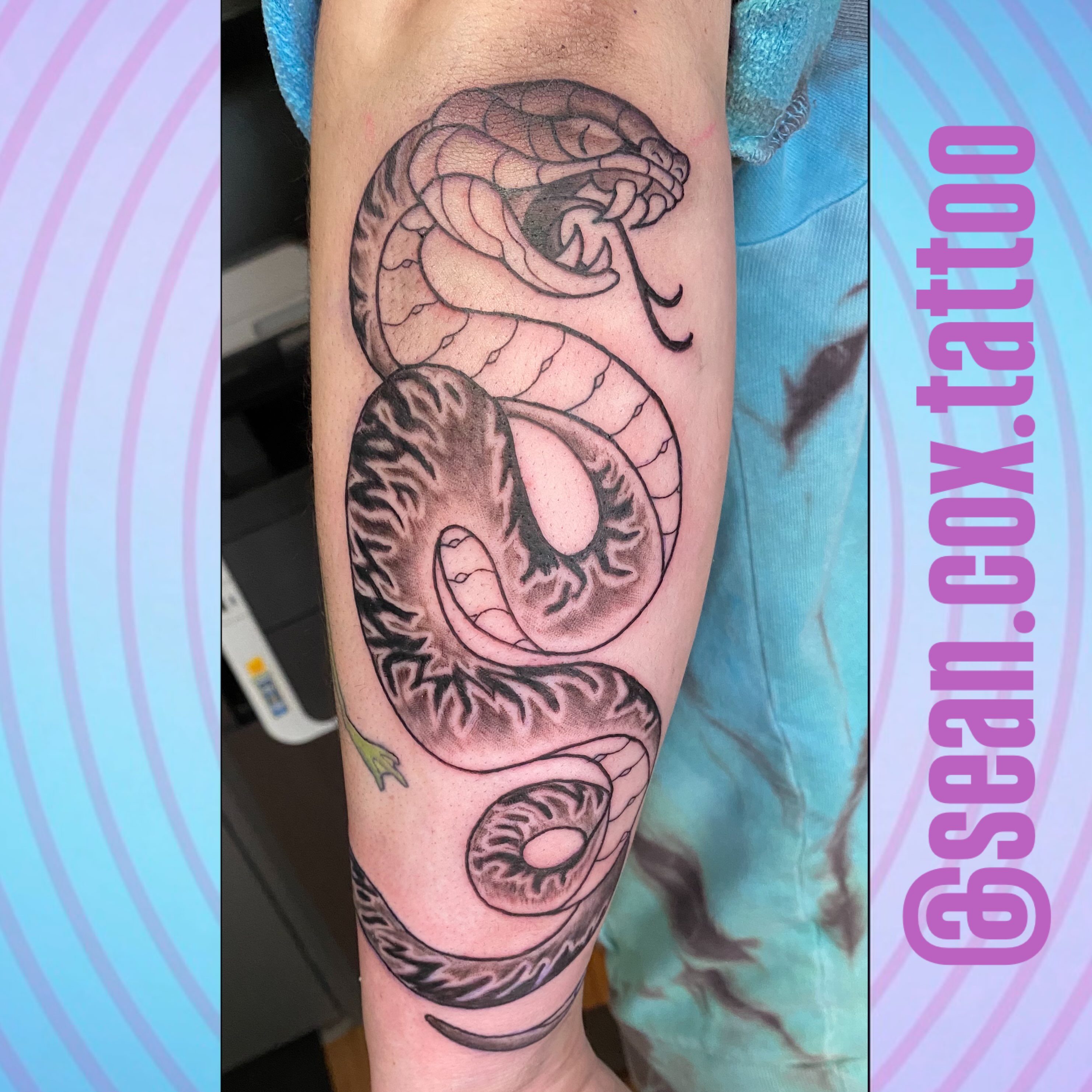 🐍Wraparound long boi snek tattoo for the wonderful @demfoodpics I love my job and I love catchin up with regulars. Thanks Jesse and thanks to everybody else who makes my life magic! ✨💖 #grateful #snake #newwesttattoo