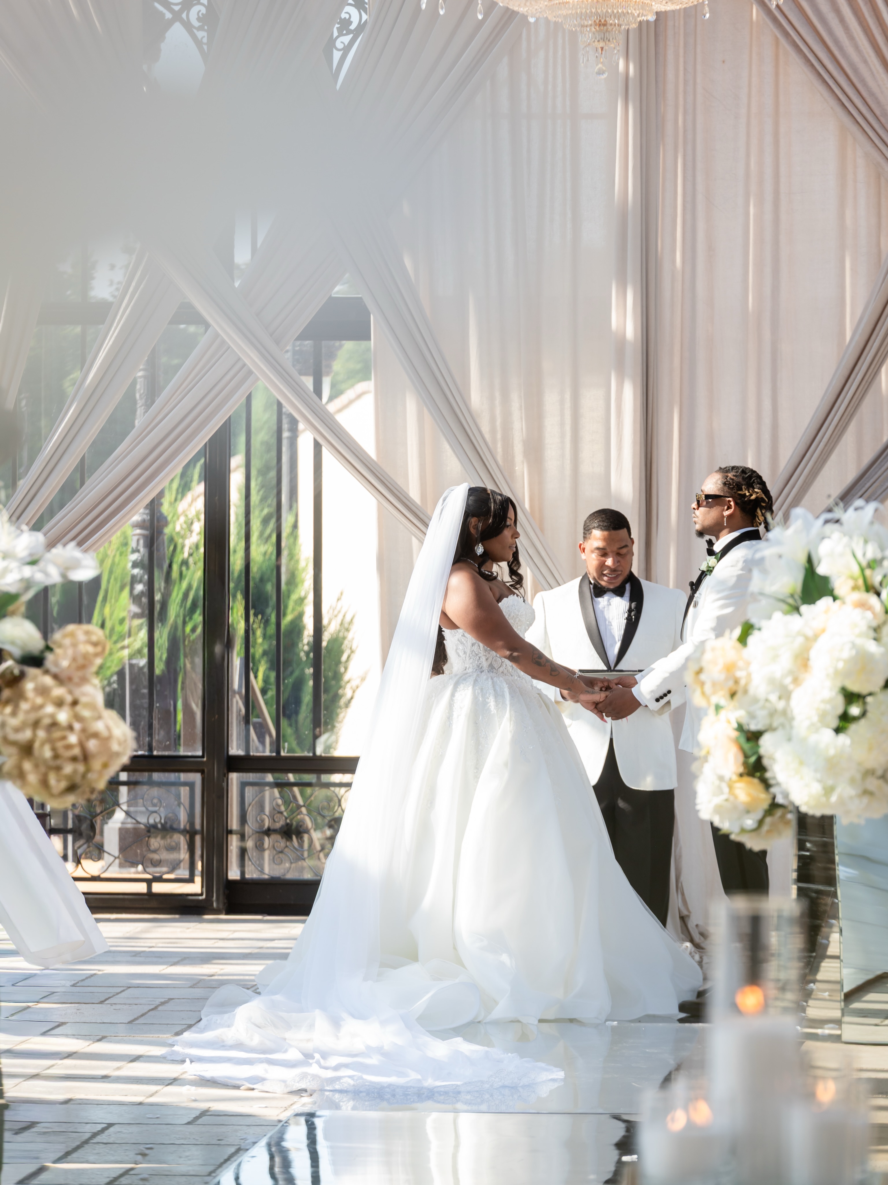 These pictures makes my heart smile 🥰
My Beautiful Bride @highvibes_____
Photography - @antonioweaverphotography
Planning & Design - @toriwilliamsevents