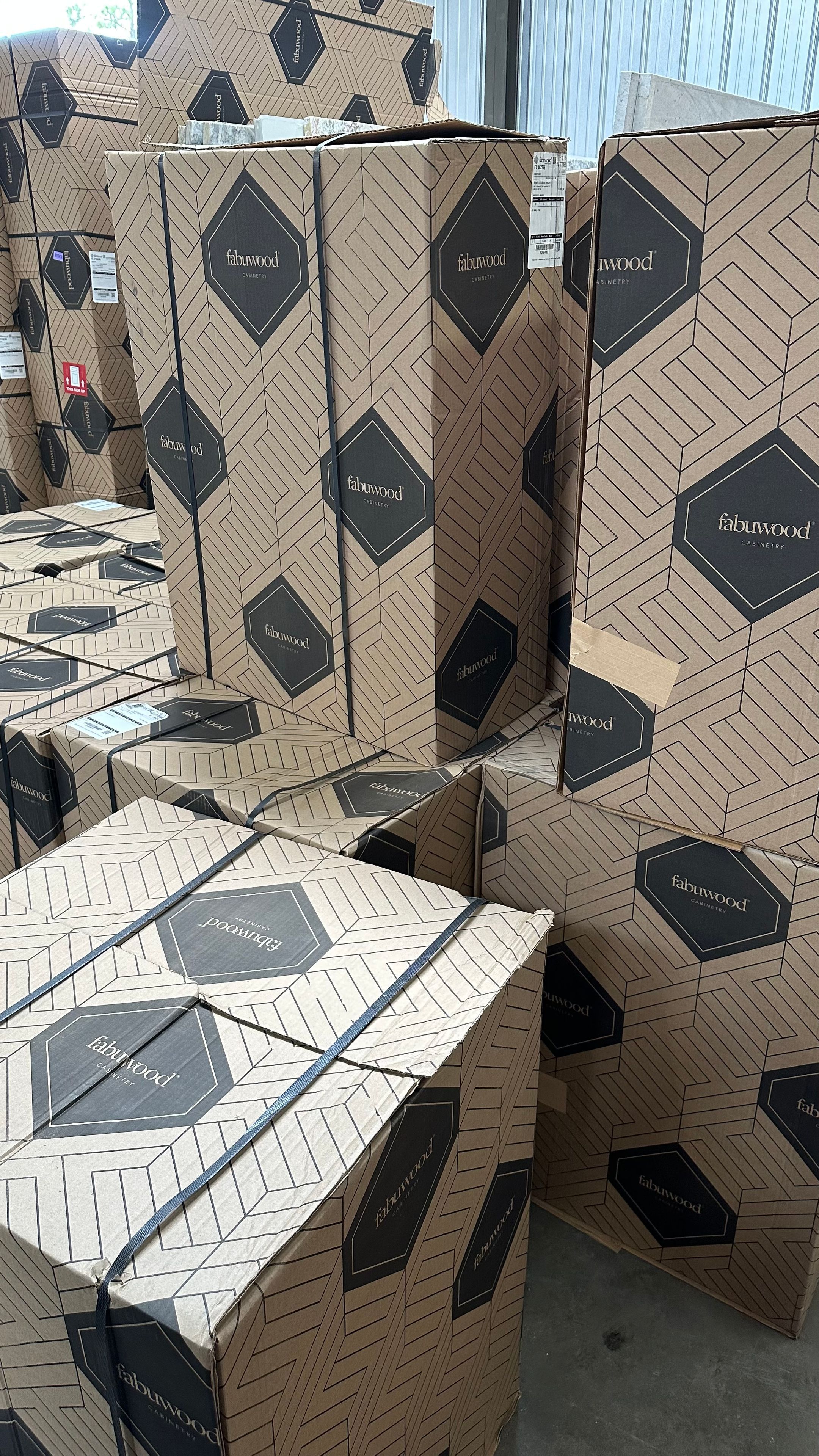 A little behind-the-scenes look at where the transformation begins. These boxes may not look like much yet, but they’re holding the cabinets that will completely change someone’s kitchen.
And yes, your reminder that Set in Stone does more than countertops. From cabinetry and tile to the final stone selection, we can help bring the full space together.
📍 305 Fields Drive, Aberdeen, NC 28315
📞 910-944-3062