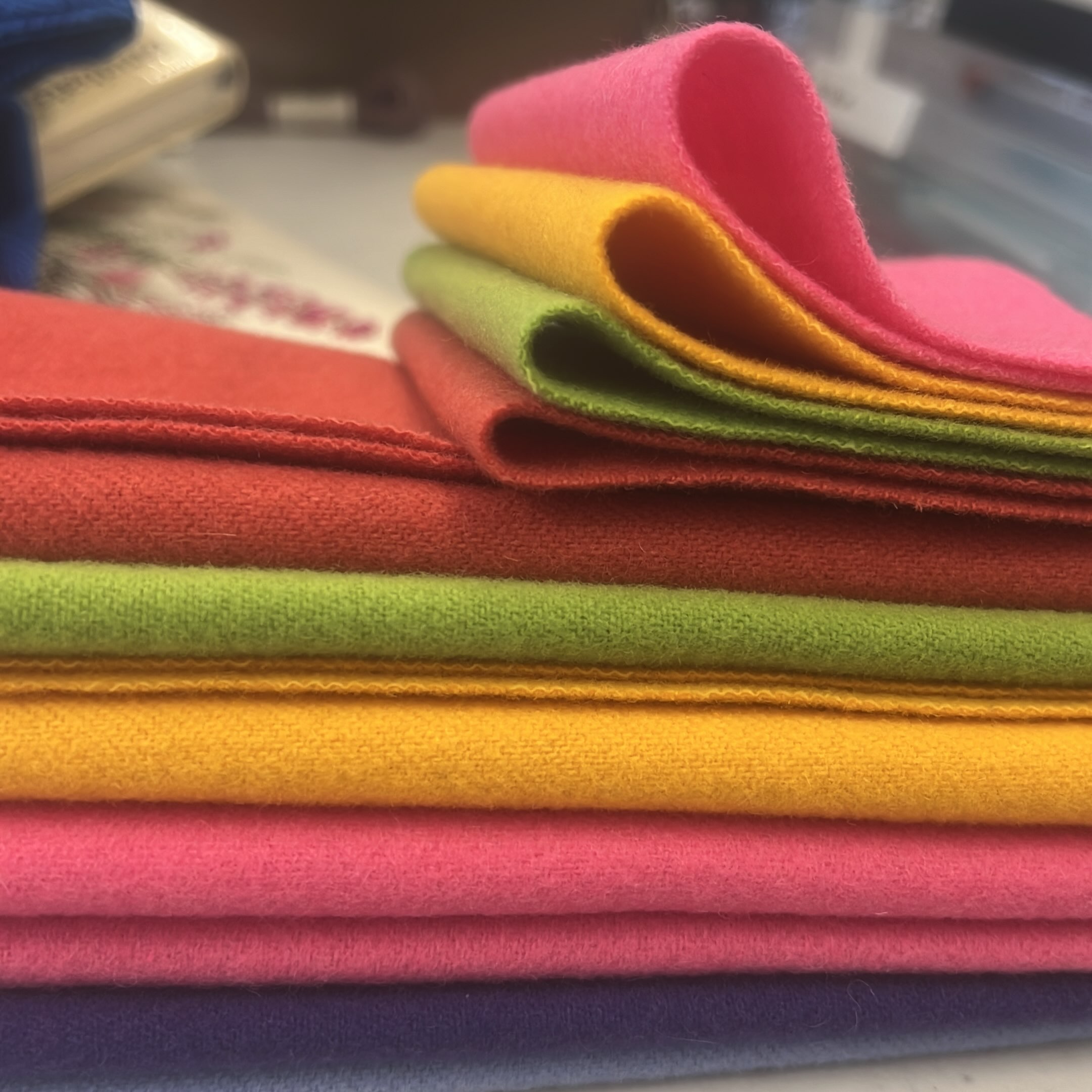 Look at these pretty colours of our felted wool. I am just adding another cut to the website. At the moment we offer 7” x 9”, 14” x 9” and 14” x 18”. I am going to cut some bundles in 4 1/2” x 7”. Going to offer a great selection of colours for smaller project. Which combo of colours is your favourite? #suespargomerinofelt