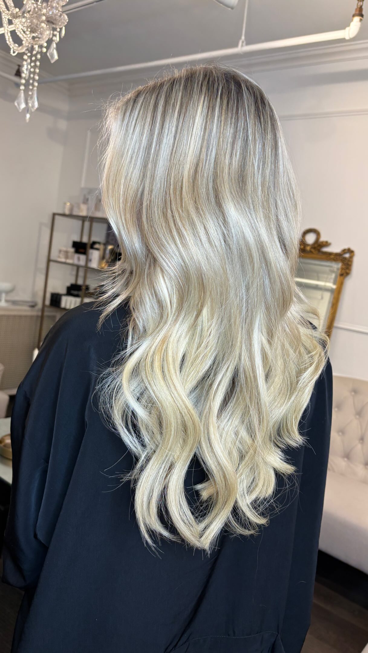 Today, we’re talking about a client who came to us after having extensions that felt very thick at the roots and didn’t give her the natural, comfortable look she was hoping for.
After a thorough consultation, we realized that the previous extensions and placement simply weren’t the best fit for her hair or lifestyle. They felt heavy and uncomfortable, and the overall result didn’t blend as naturally as she wanted.
Our goal was to create something softer, lighter, and much more seamless at the root — while still giving her beautiful fullness and length.
We chose a style that would better suit her natural hair and give her a much softer, more natural-looking finish. We also corrected the blonde to create a more dimensional, polished color that complemented her overall look.
The final result is soft, luxurious, and beautifully blended — with extensions that feel comfortable and look like they naturally belong with her own hair.
There isn’t one extension method that works for everyone. The right technique, placement, color, and density can completely transform not only how the hair looks, but how it feels 🤍
#HairTransformation #HairExtensions #BlondeTransformation #LuxuryHair #SeamlessExtensions