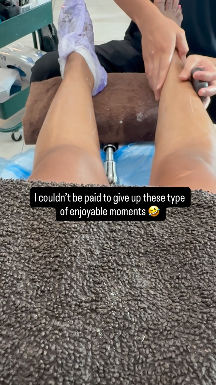 I melted into that chair and briefly considered making this a full-time arrangement. 😂
10/10 Always recommend. 💅🏽