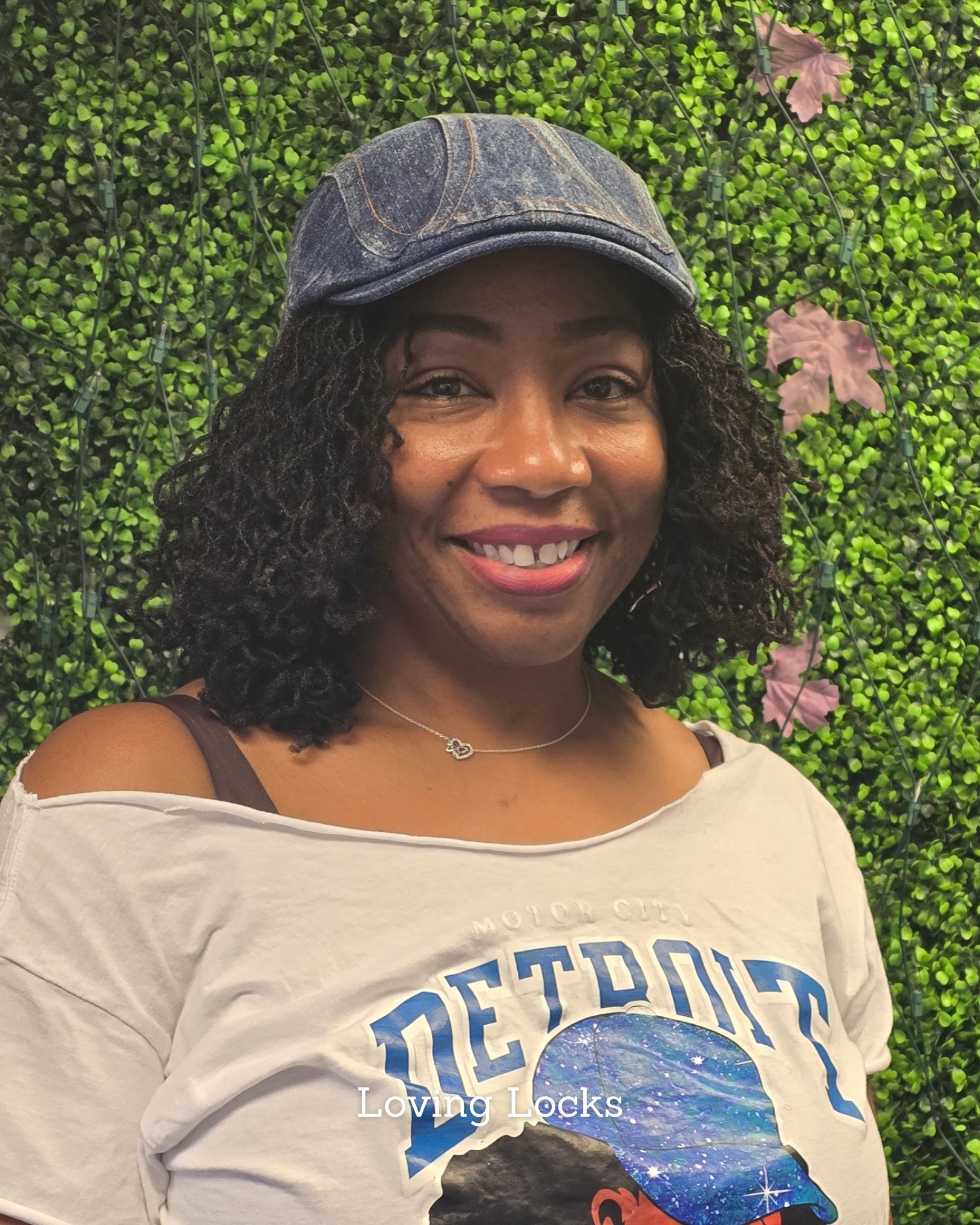 Carmel is serving looks without even trying. 😍✨
A little head shake, a little confidence, and a beautiful portrait to finish it off. And we have to give a little love to the details of the look. 👀 That denim cap sitting under those gorgeous Sisterlocks® is everything! 💙
And if you peep her shirt, you might notice a little resemblance too. We love a look that feels so perfectly Carmel. 💛
#Sisterlocks #ClientSpotlight
