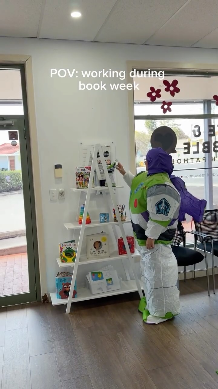 Costumes, chaos and lots of books! 📚😂
We couldn’t get enough of our costumes so stay tuned for more content ✨
#speechpathology #bookweek #pov #earlyliteracy #communication