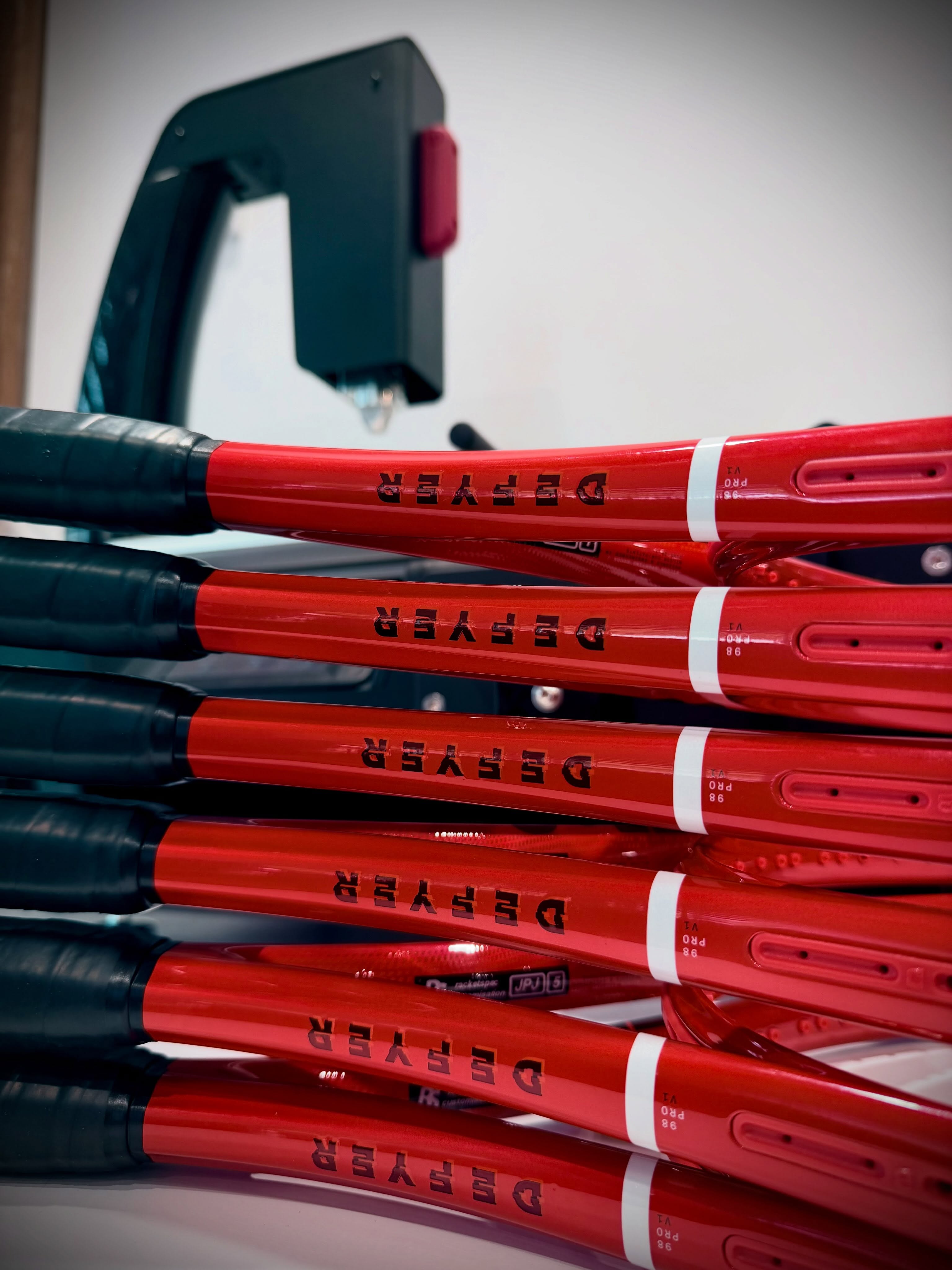 Defyer coming on strong. Freshies ready for @jack.pj_ #tennis #london #racketspec #custom #defyer
