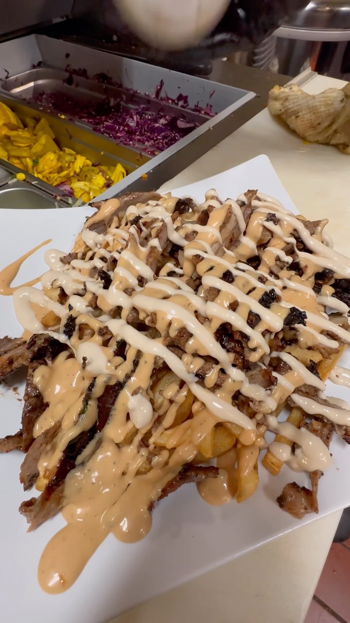 Crispy fries loaded with tender, seasoned beef shawarma and all the flavor you’ve been craving. One bite and you’ll understand the obsession. Our Beef Shawarma Fries don’t play. 🤤🍟
#SanDiegoFood #SanDiegoEats #SDFoodie #SanDiegoFoodie #SanDiegoRestaurants
